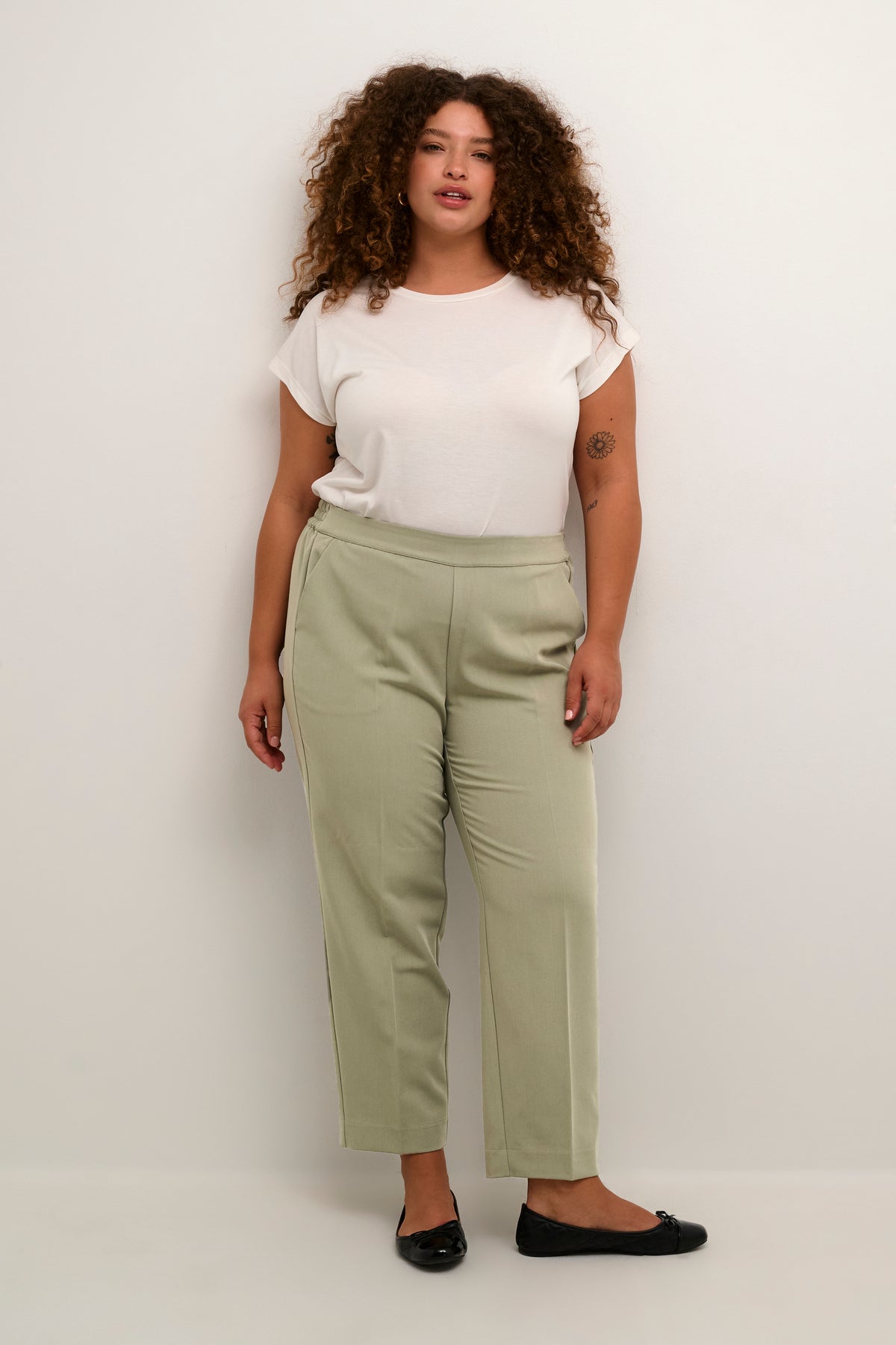 Kaffe Curve Sakira Crop Trousers in Vetiver