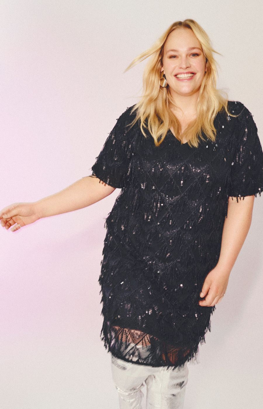 Zizzi Anna Sequin Dress in Black