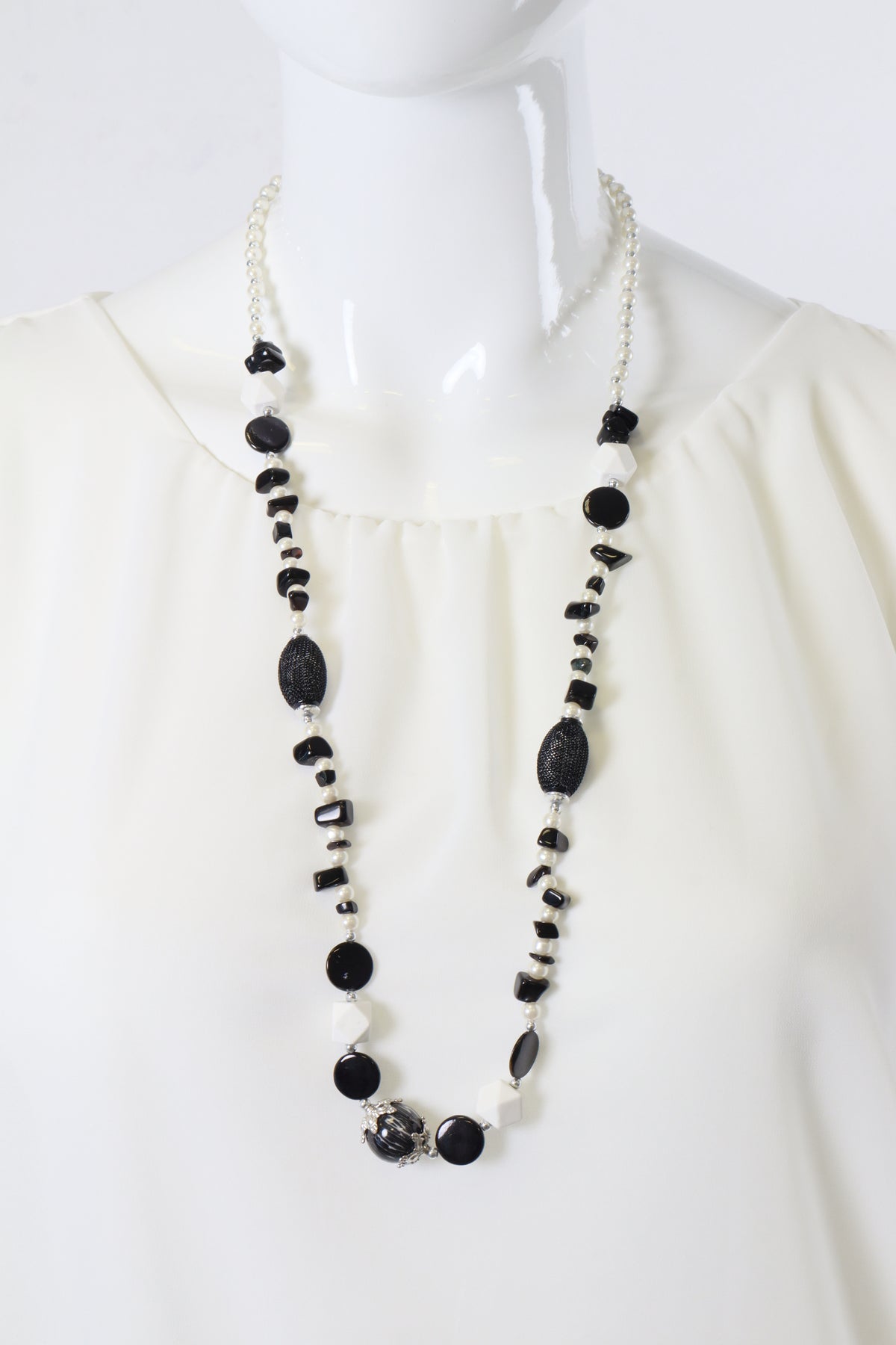 Aoife Necklace in Black