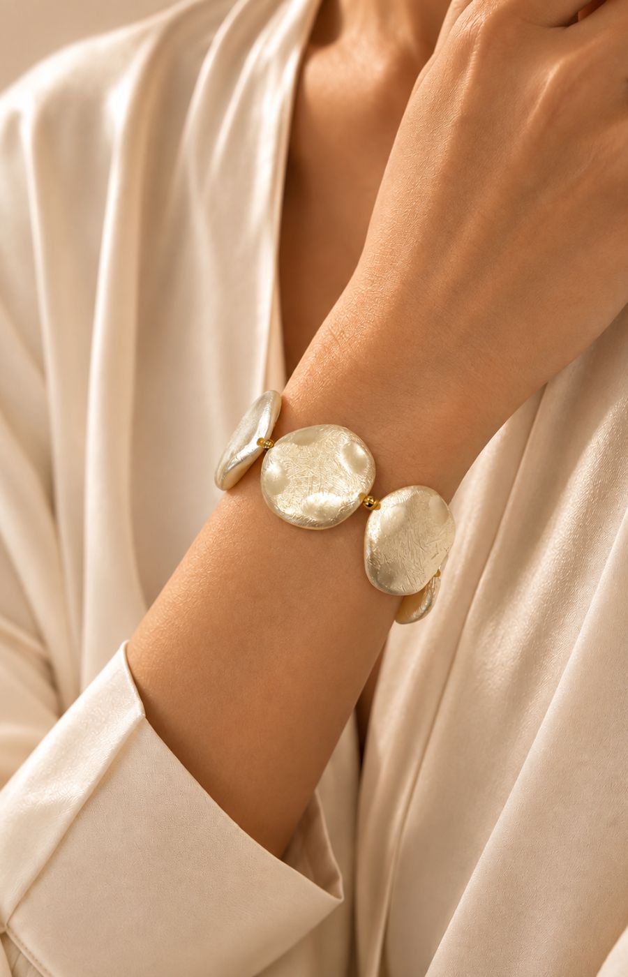 Astrid Bracelet in Gold
