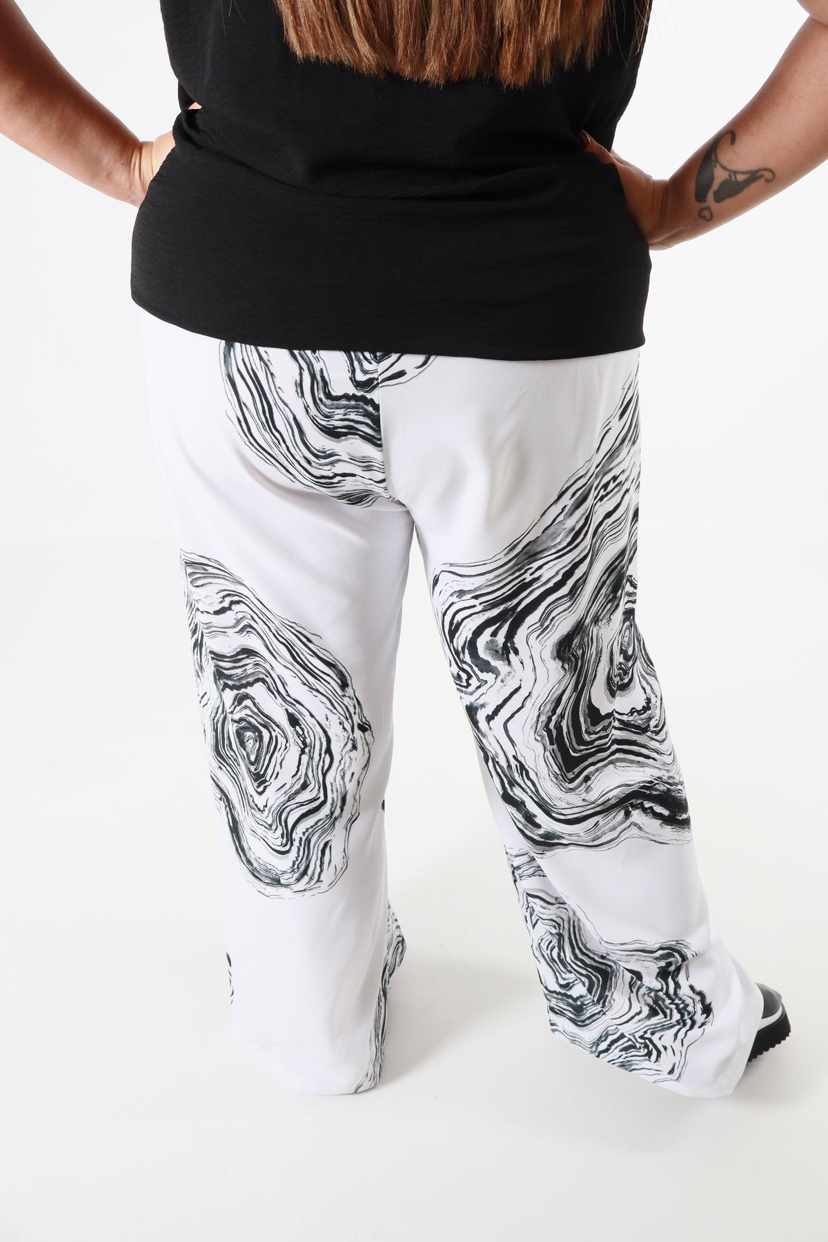 Curviss Wide Leg Trouser in White Marble