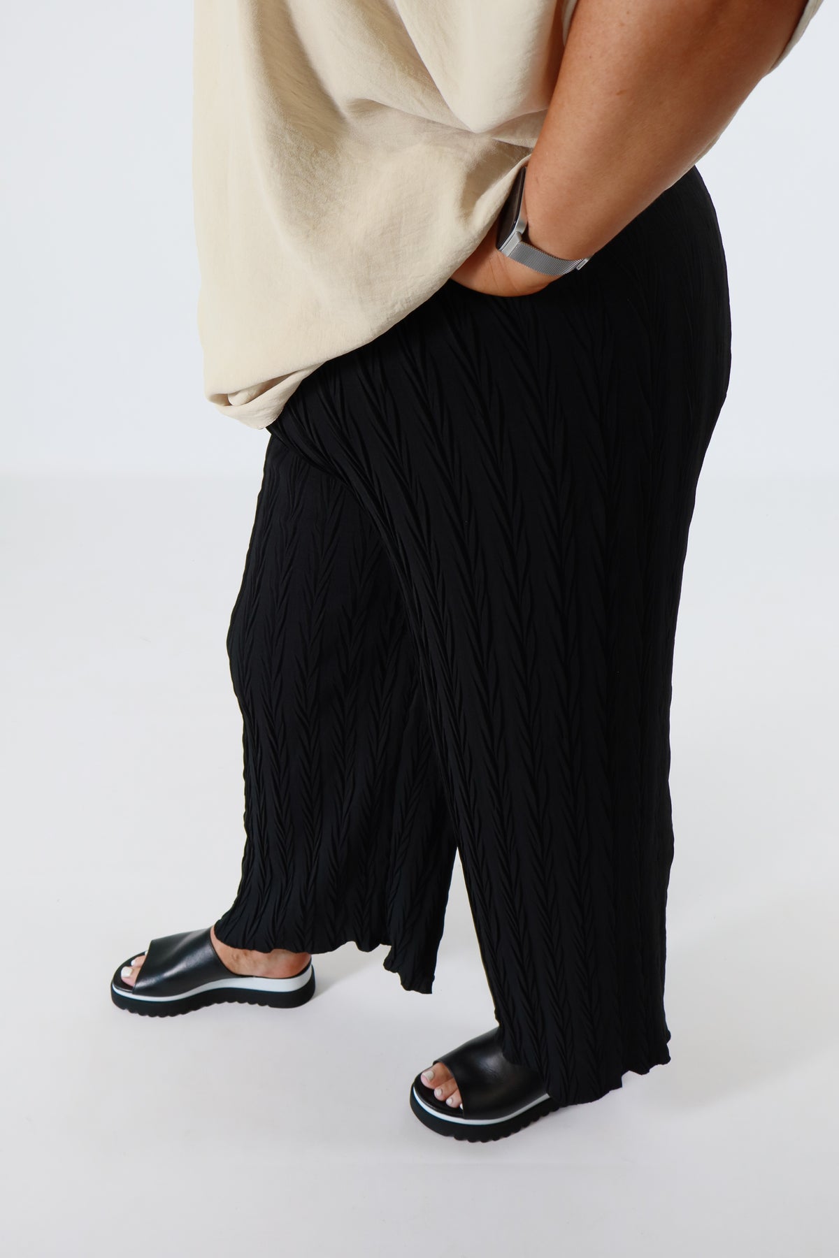 Effie Wide Leg Trousers in Black