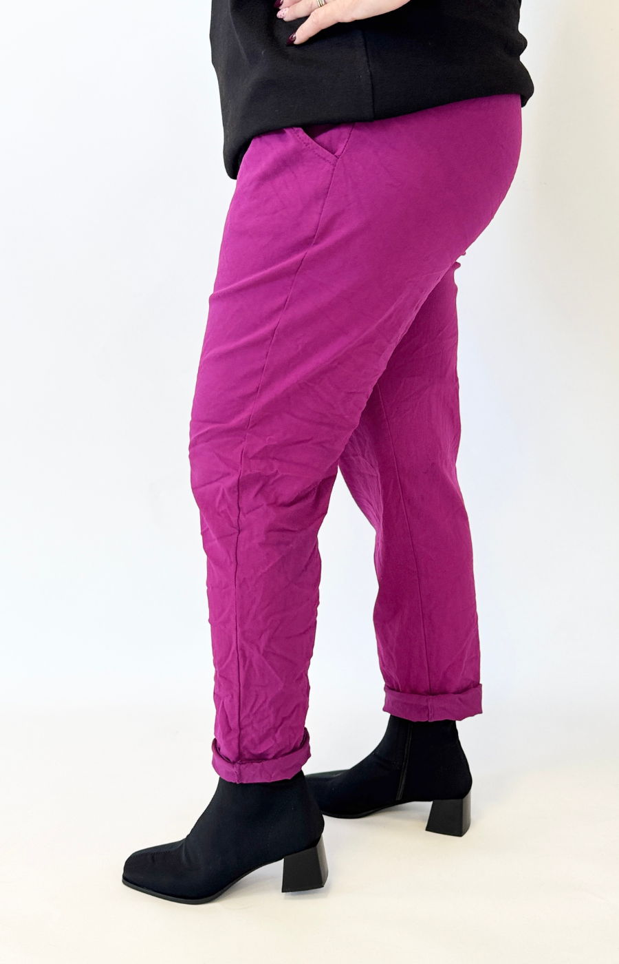 Grace Jogger in Magenta