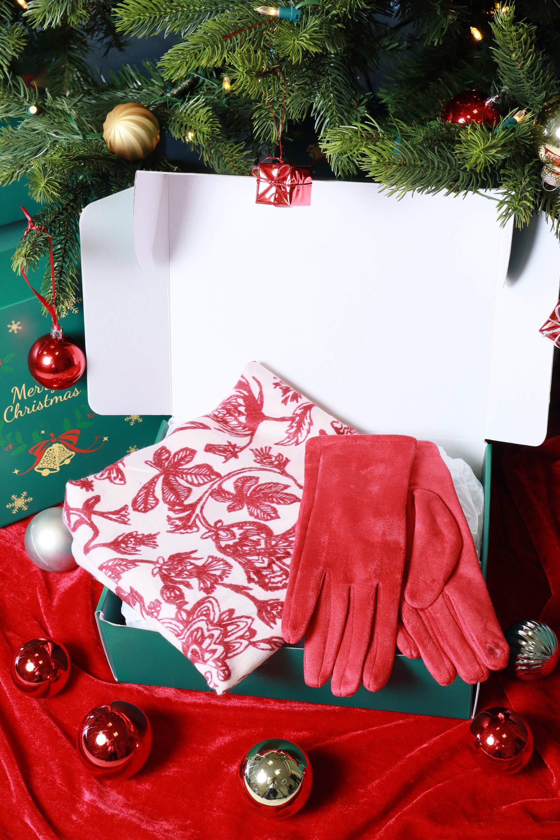 Holly Christmas Gift Box