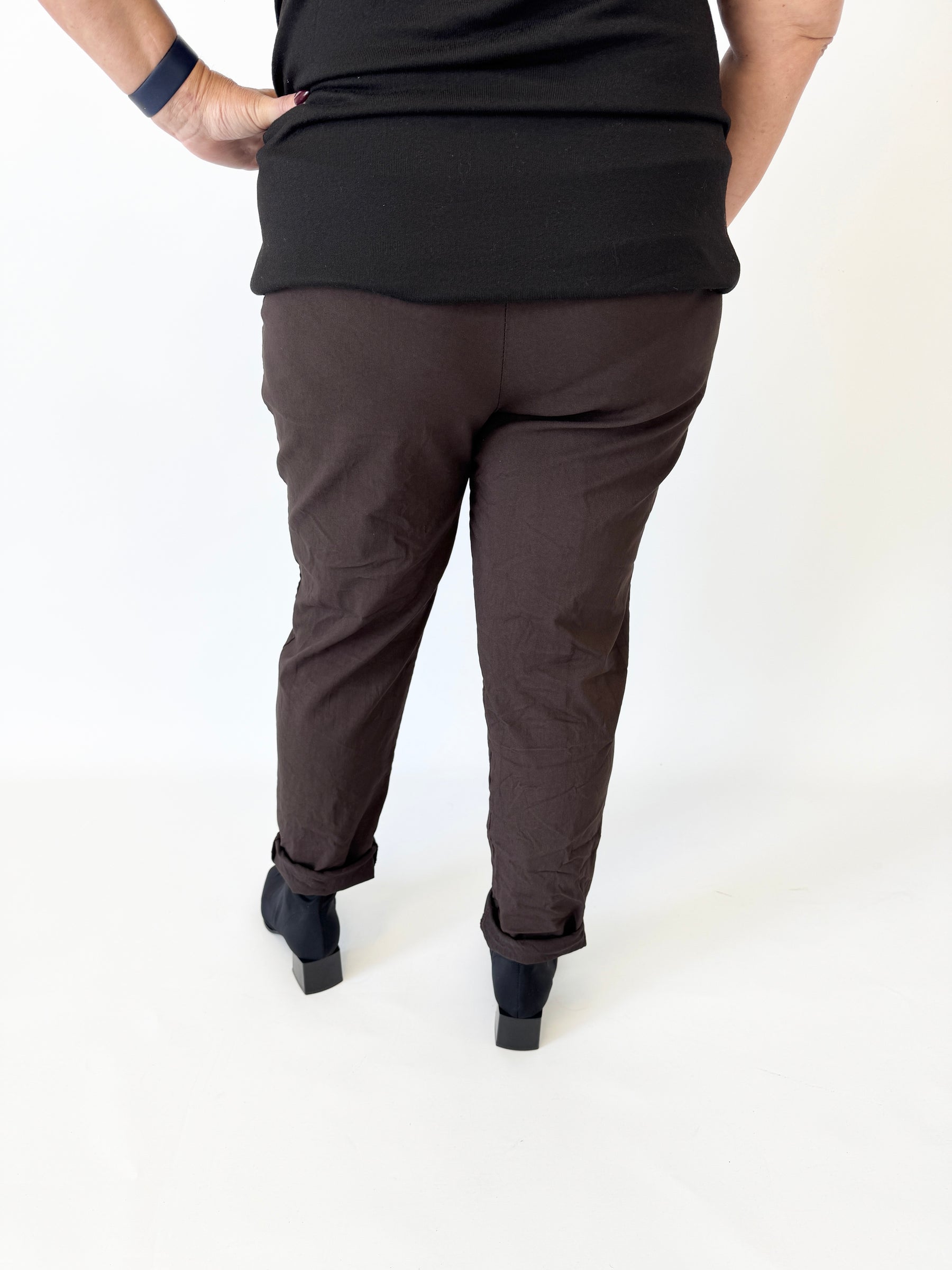 Grace Jogger in Brown