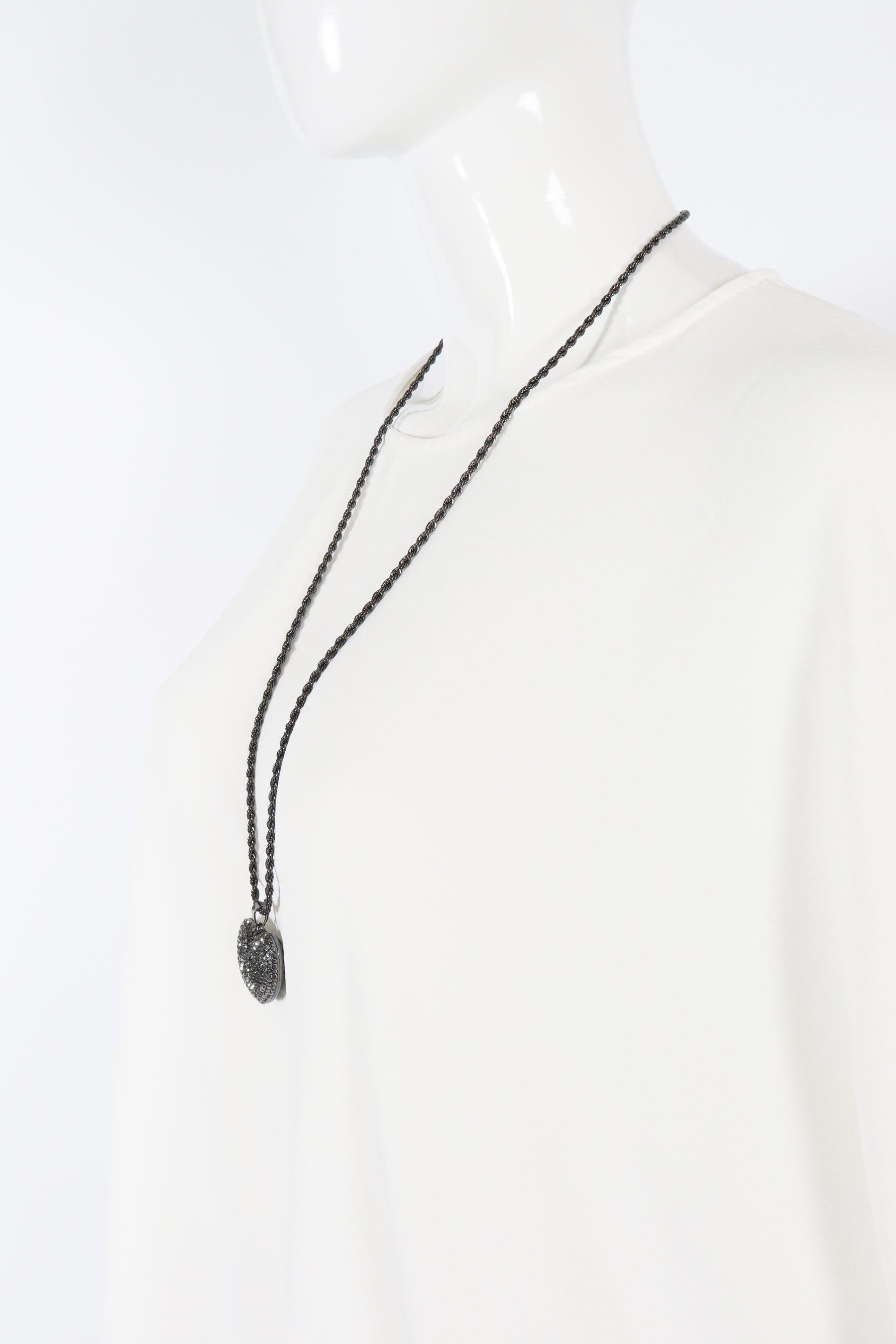 Lara heart necklace in Grey