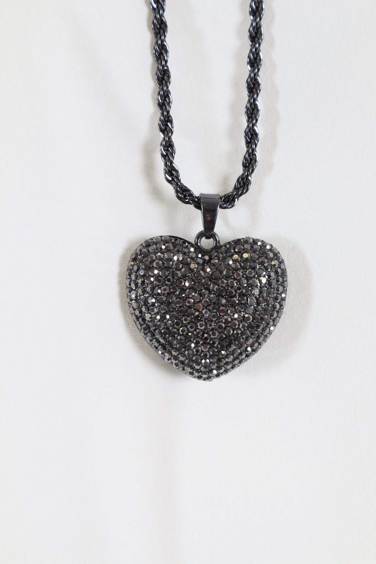 Lara heart necklace in Grey