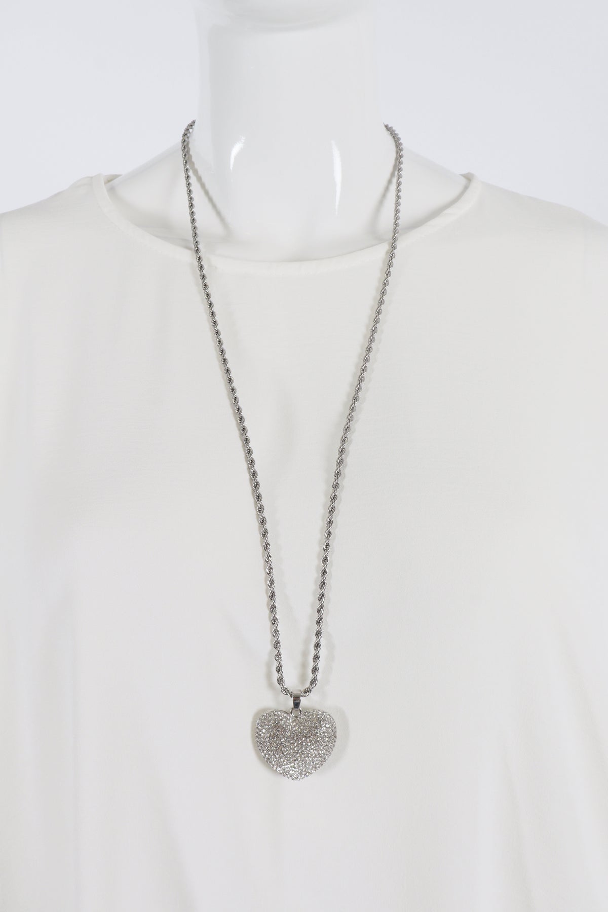 Lara heart necklace in Silver
