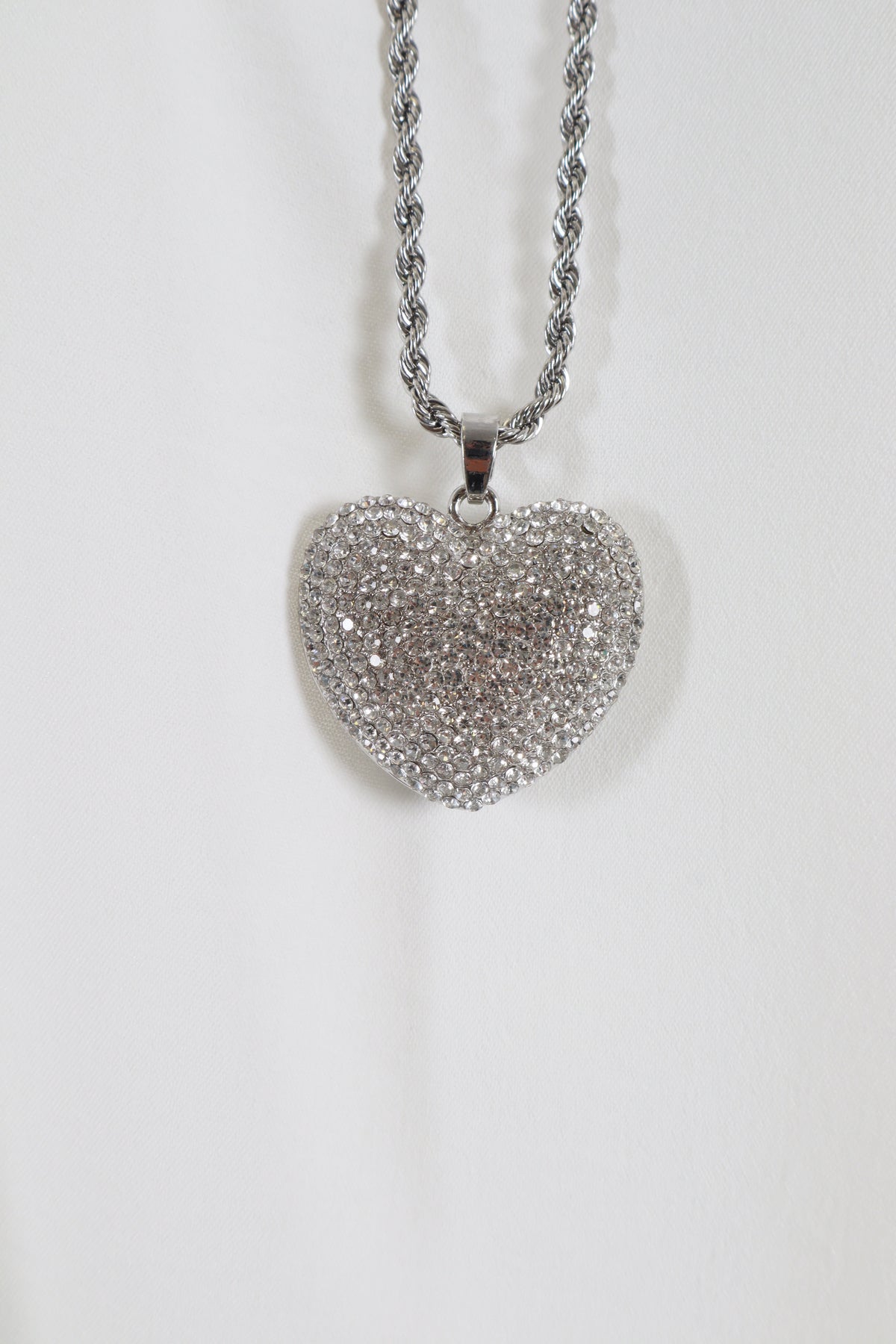 Lara heart necklace in Silver