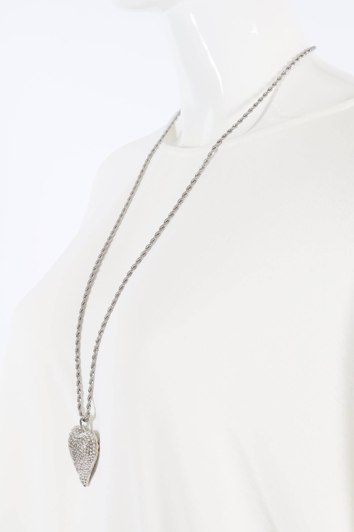 Juno heart necklace in Silver
