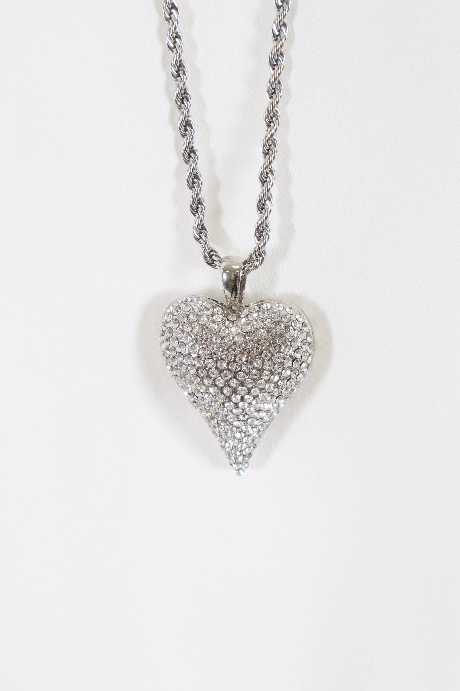 Juno heart necklace in Silver