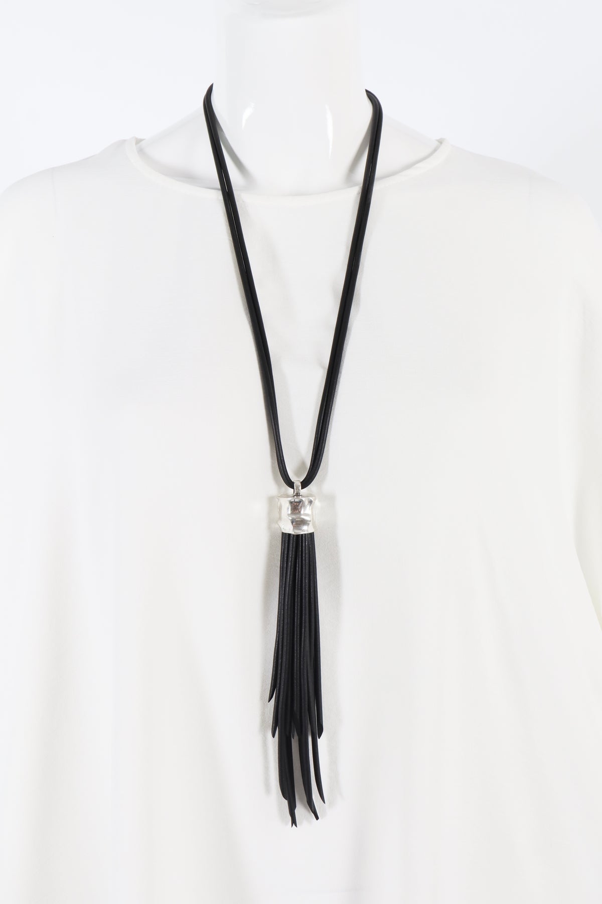 Indie Necklace in Black