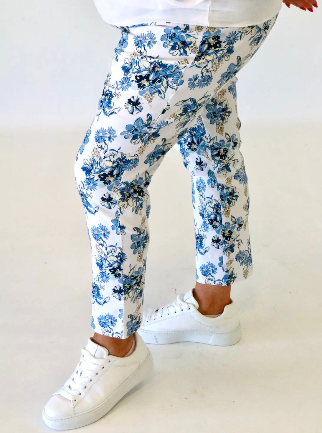 Pinns Ankle Grazer in Blue Flowers