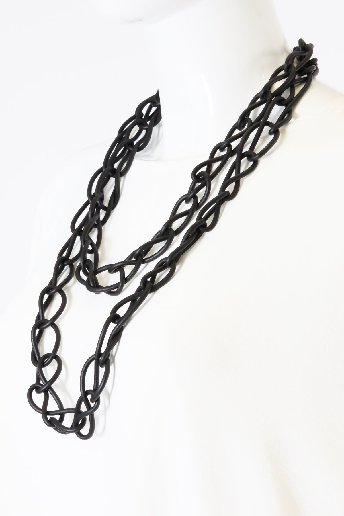 Nia Necklace in Black