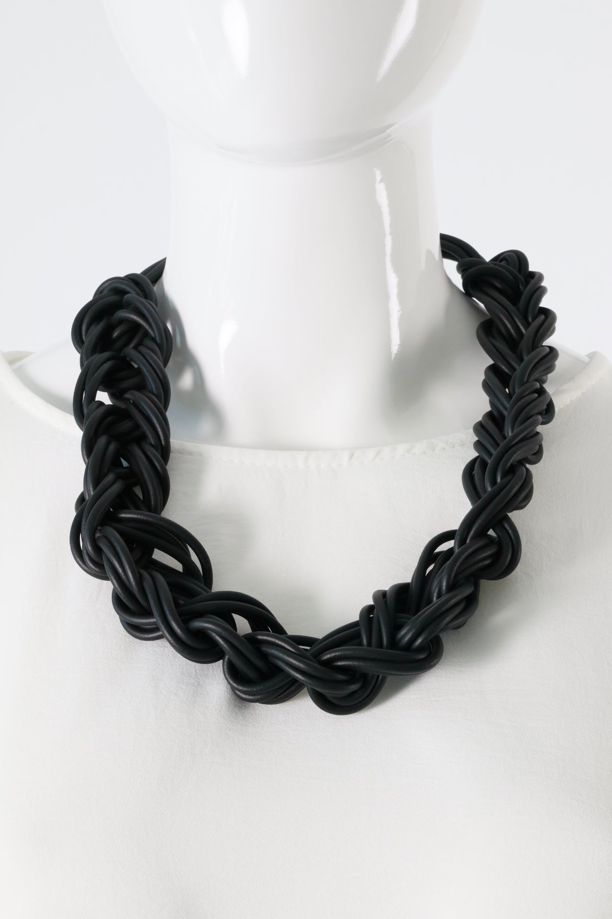 Poppy Necklace in Black