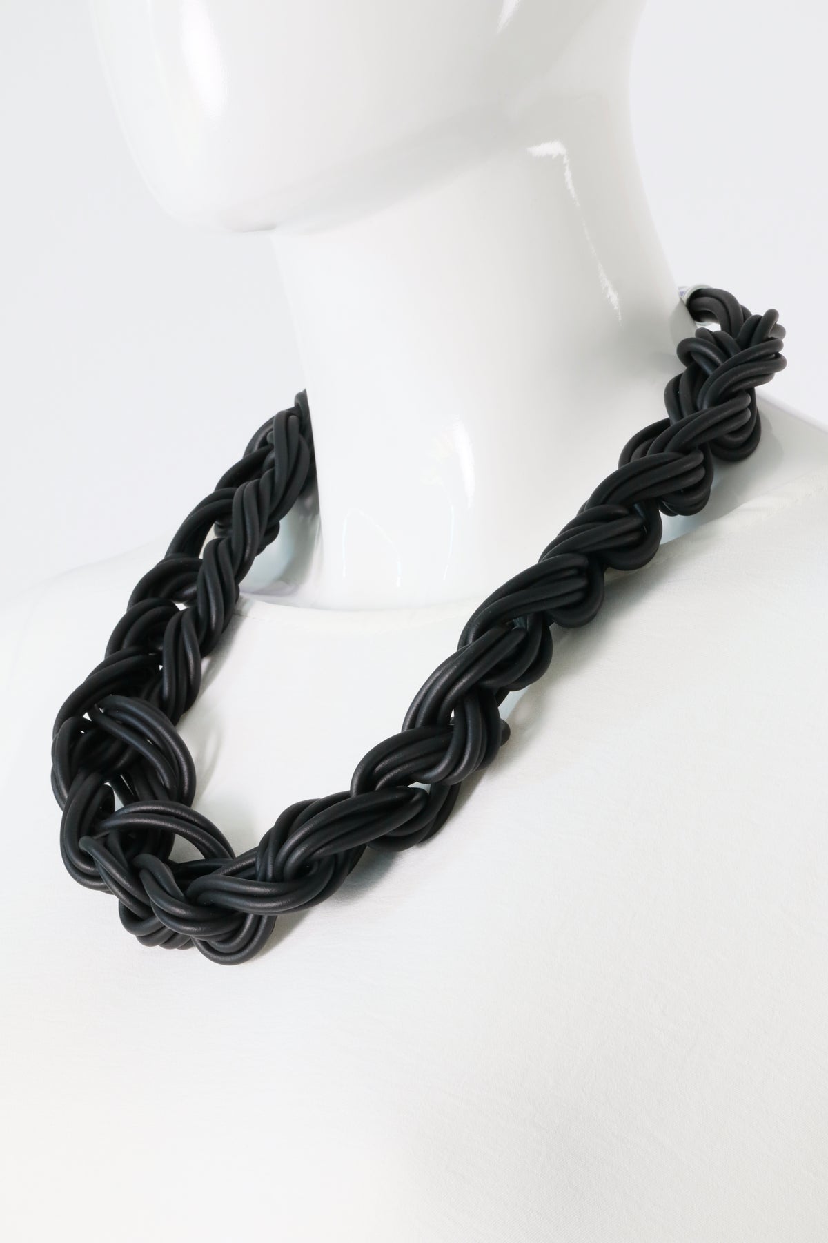 Poppy Necklace in Black