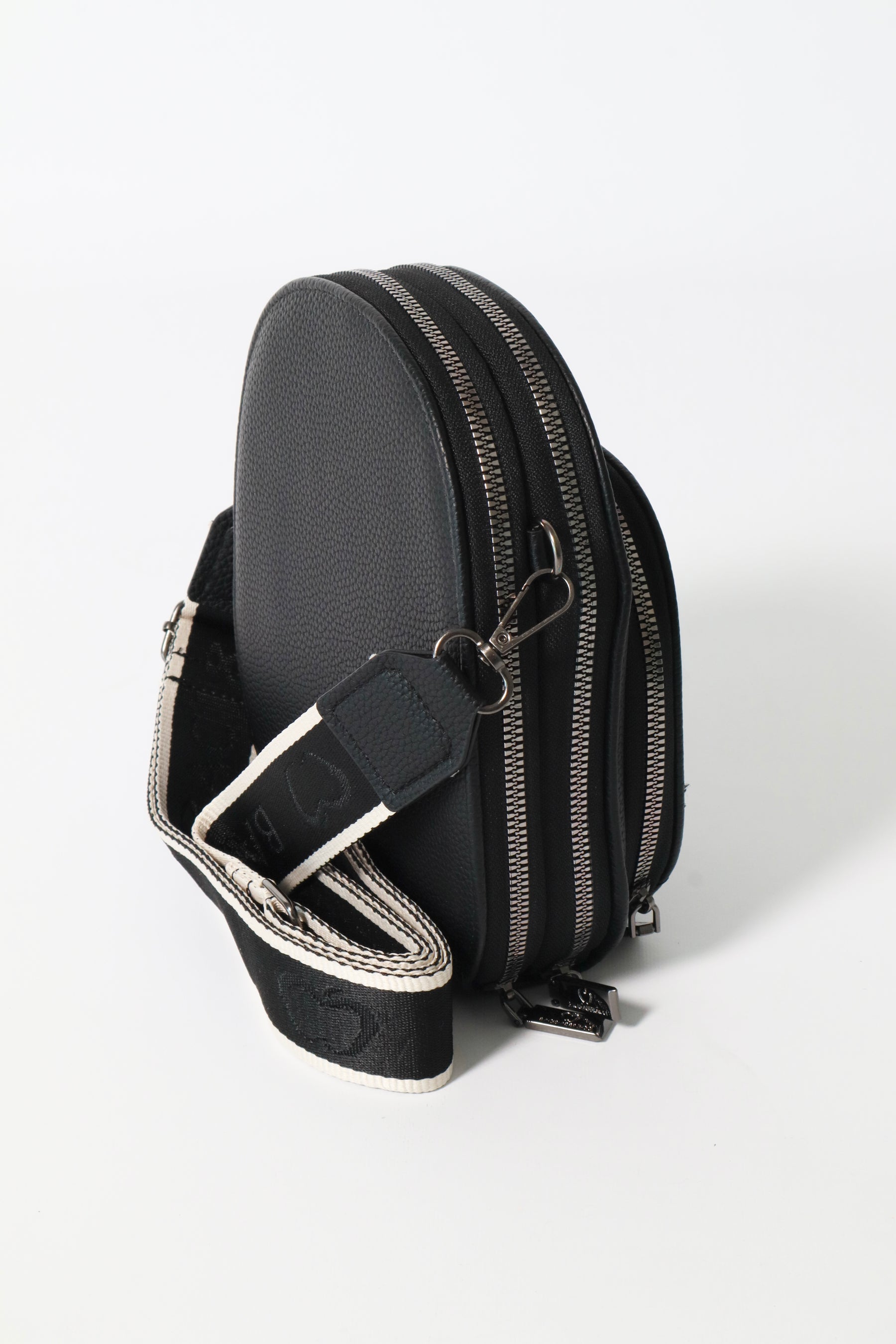 Iris Handbag in Black