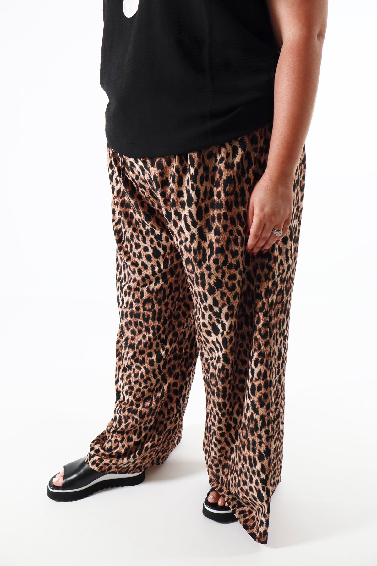 Emery Wide Trousers in Leopard Print