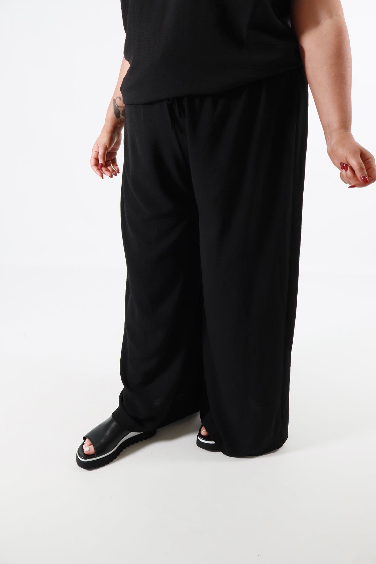 Bella Wide Leg Trousers in Black
