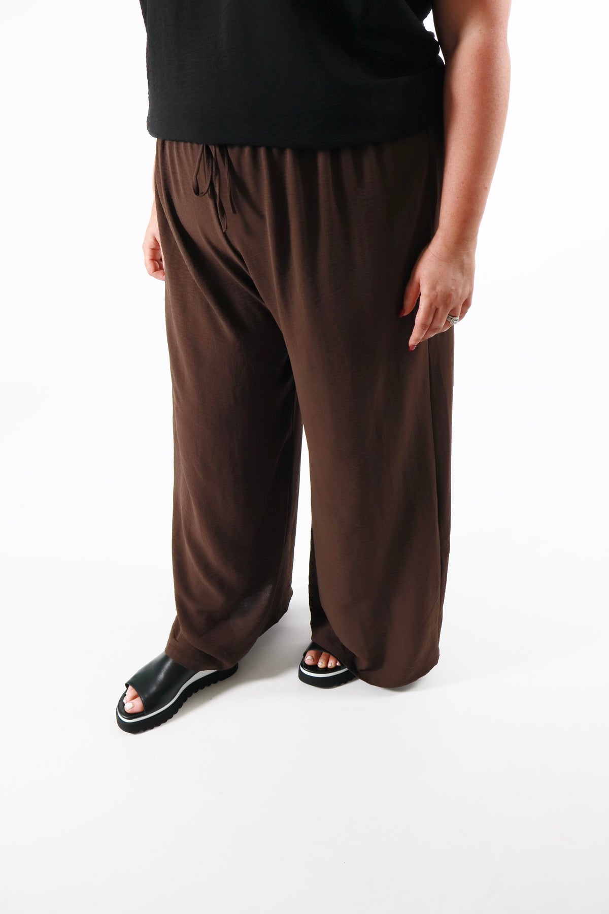 Bella Wide Leg Trousers in Brown