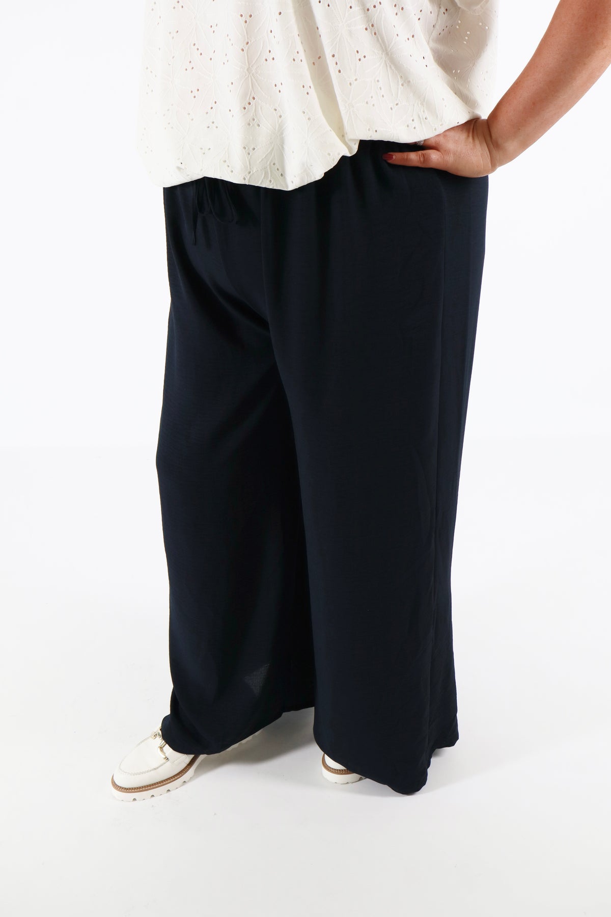 Bella Wide Leg Trousers in Navy