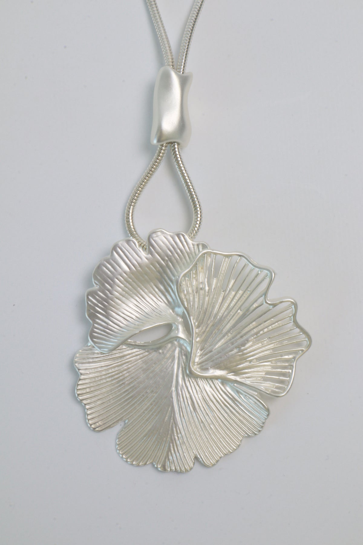 Poppy Necklace in Silver