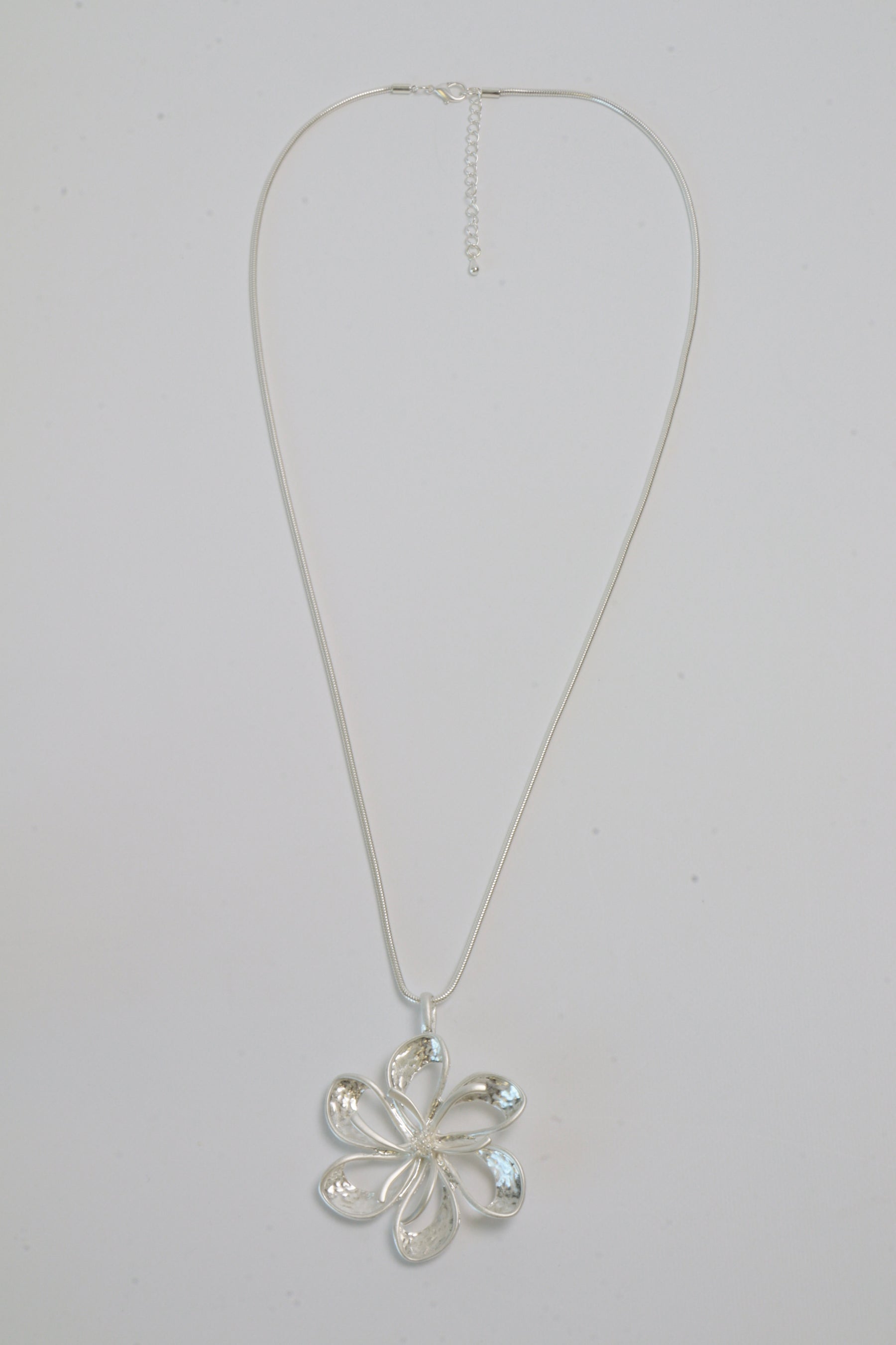 Jasmine Necklace in Silver