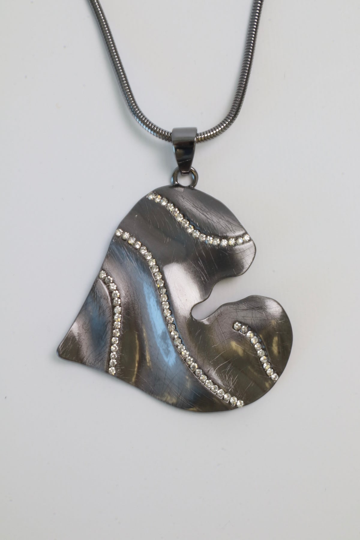 Iris Necklace in Black