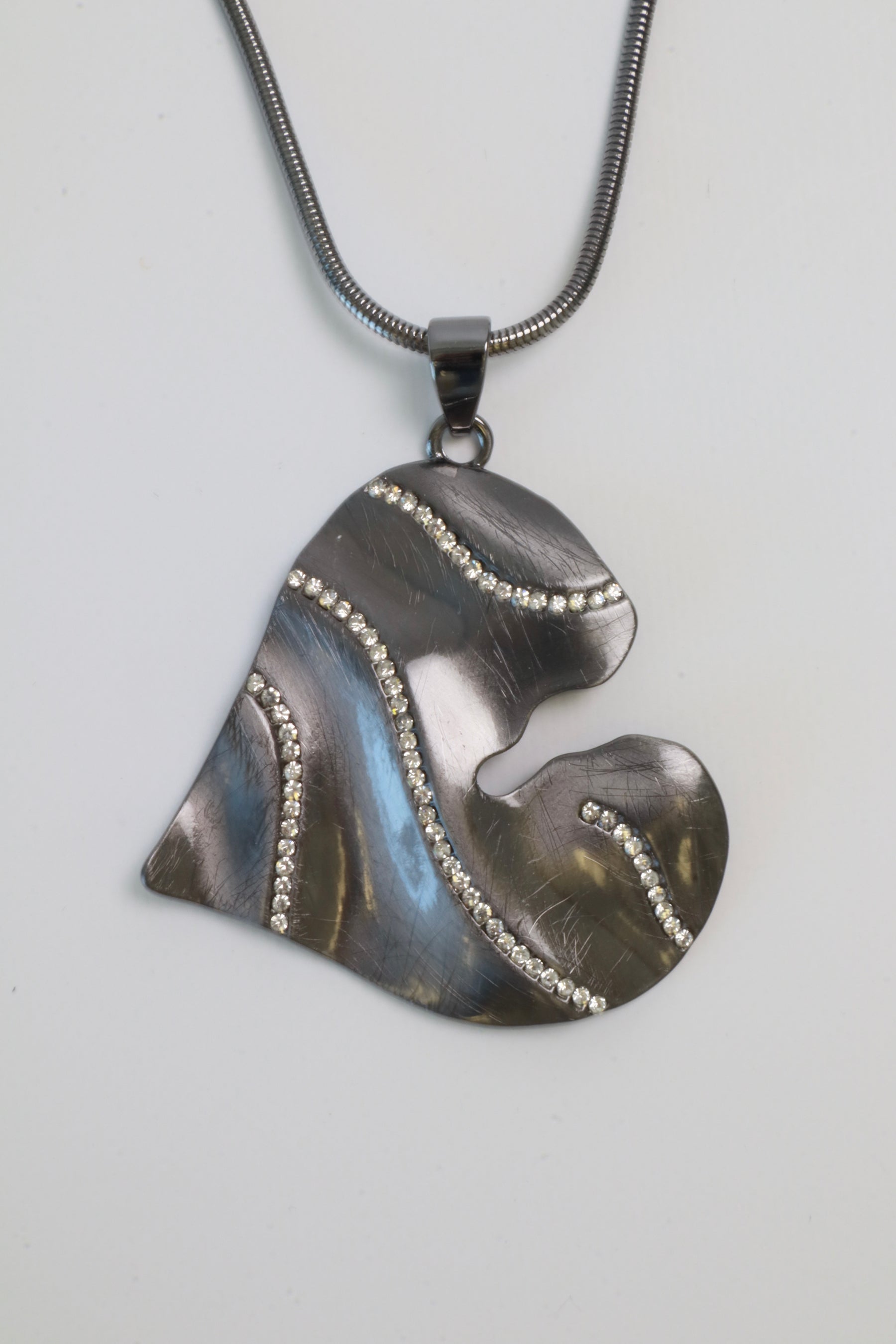 Iris Necklace in Black