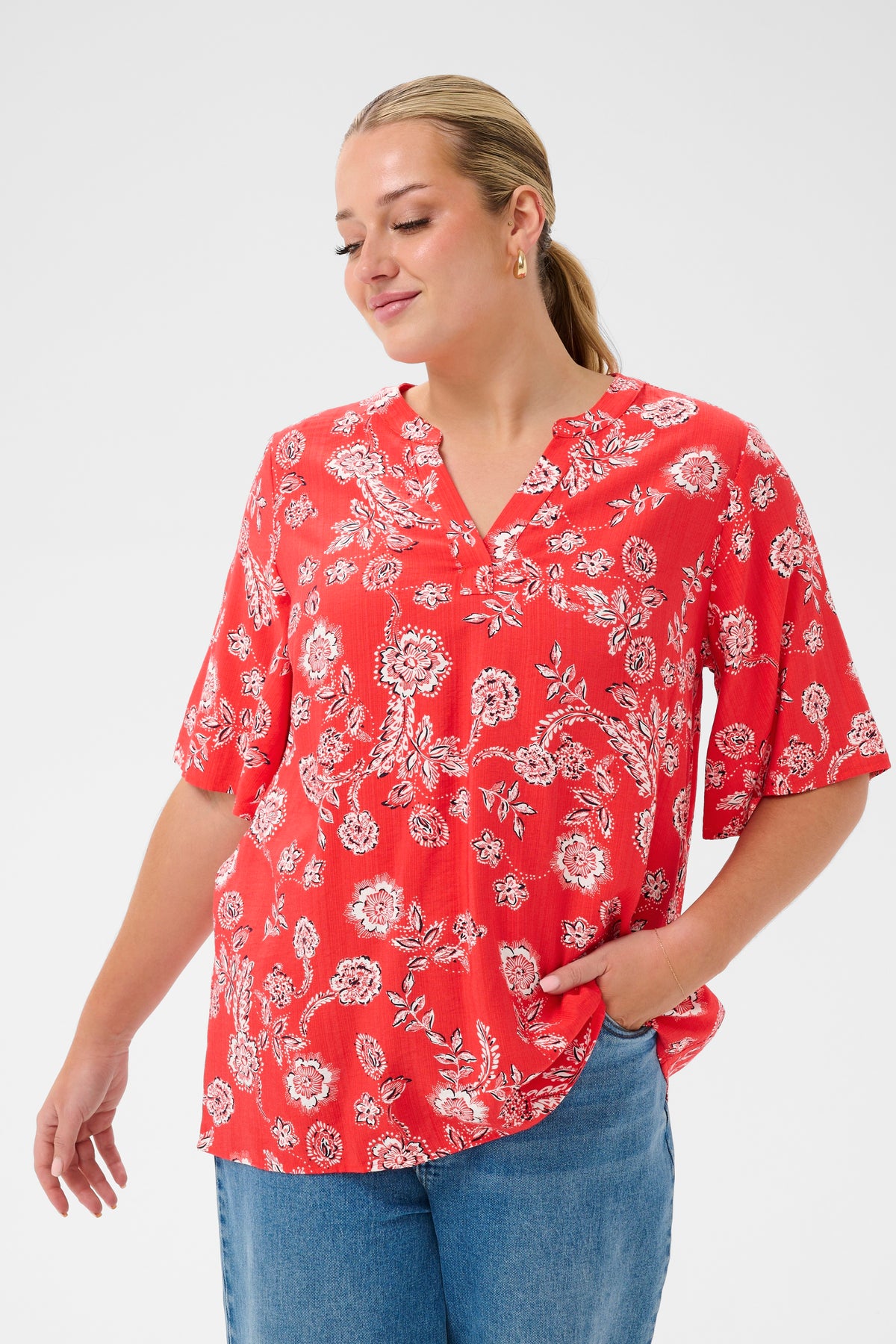 Kaffe Curve Anima Blouse in Red