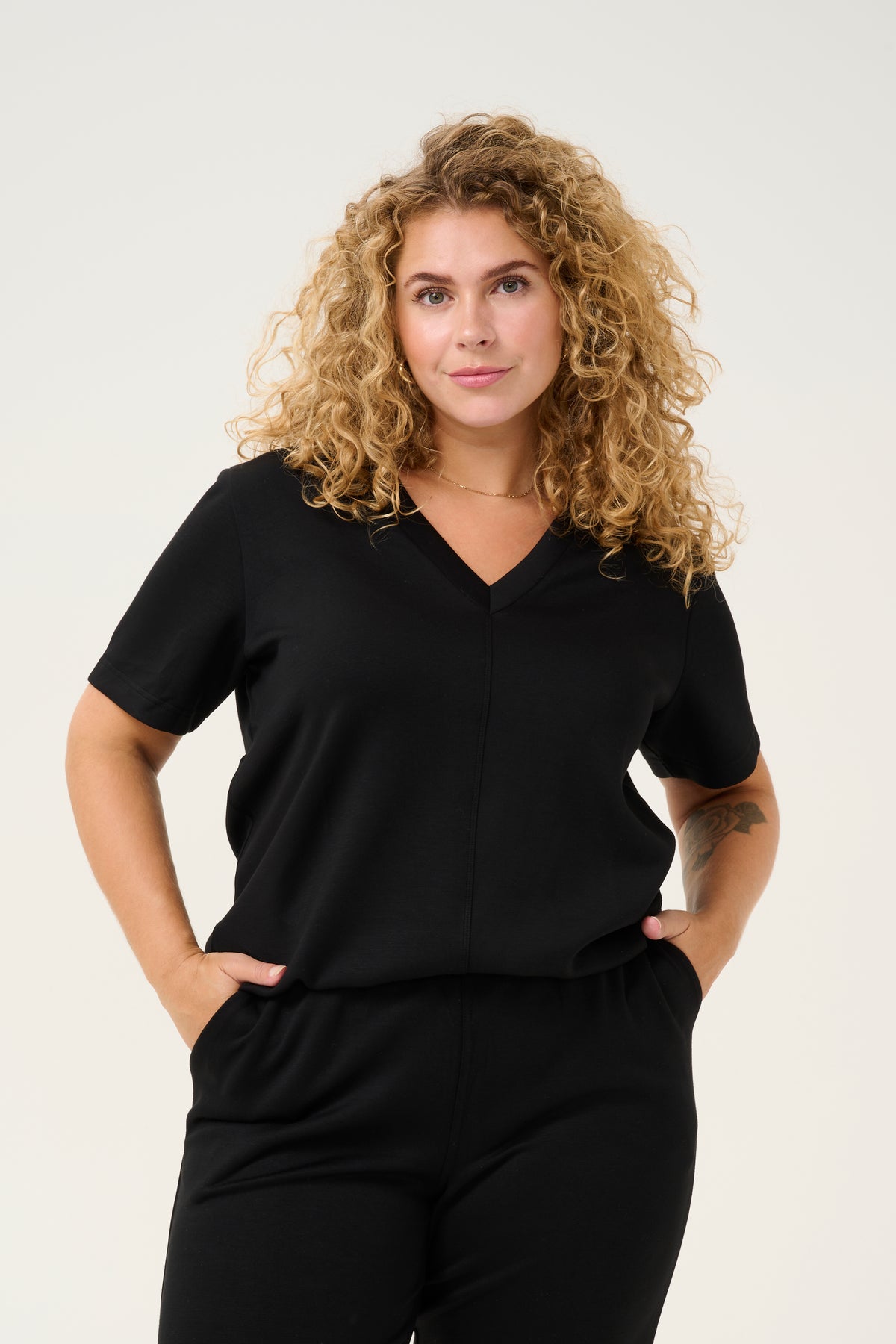 Kaffe Curve Annita T-Shirt in Black