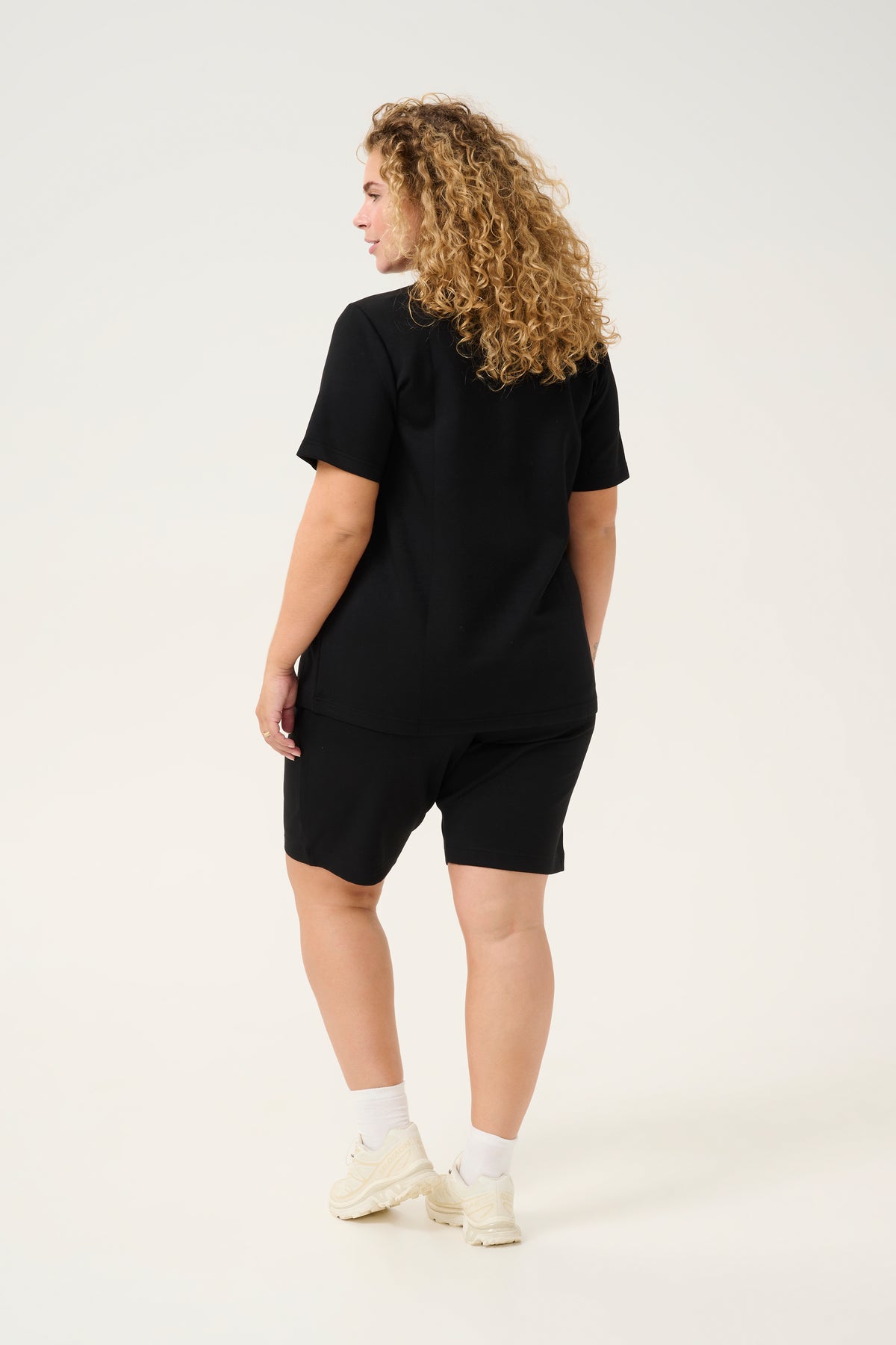 Kaffe Curve Annita T-Shirt in Black