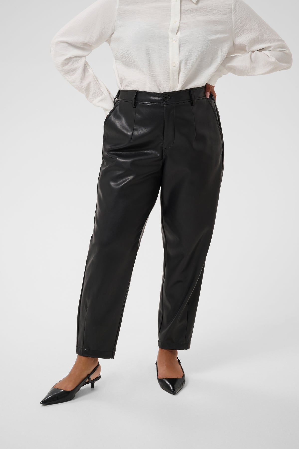 Kaffe Curve Arensa Trousers in Black