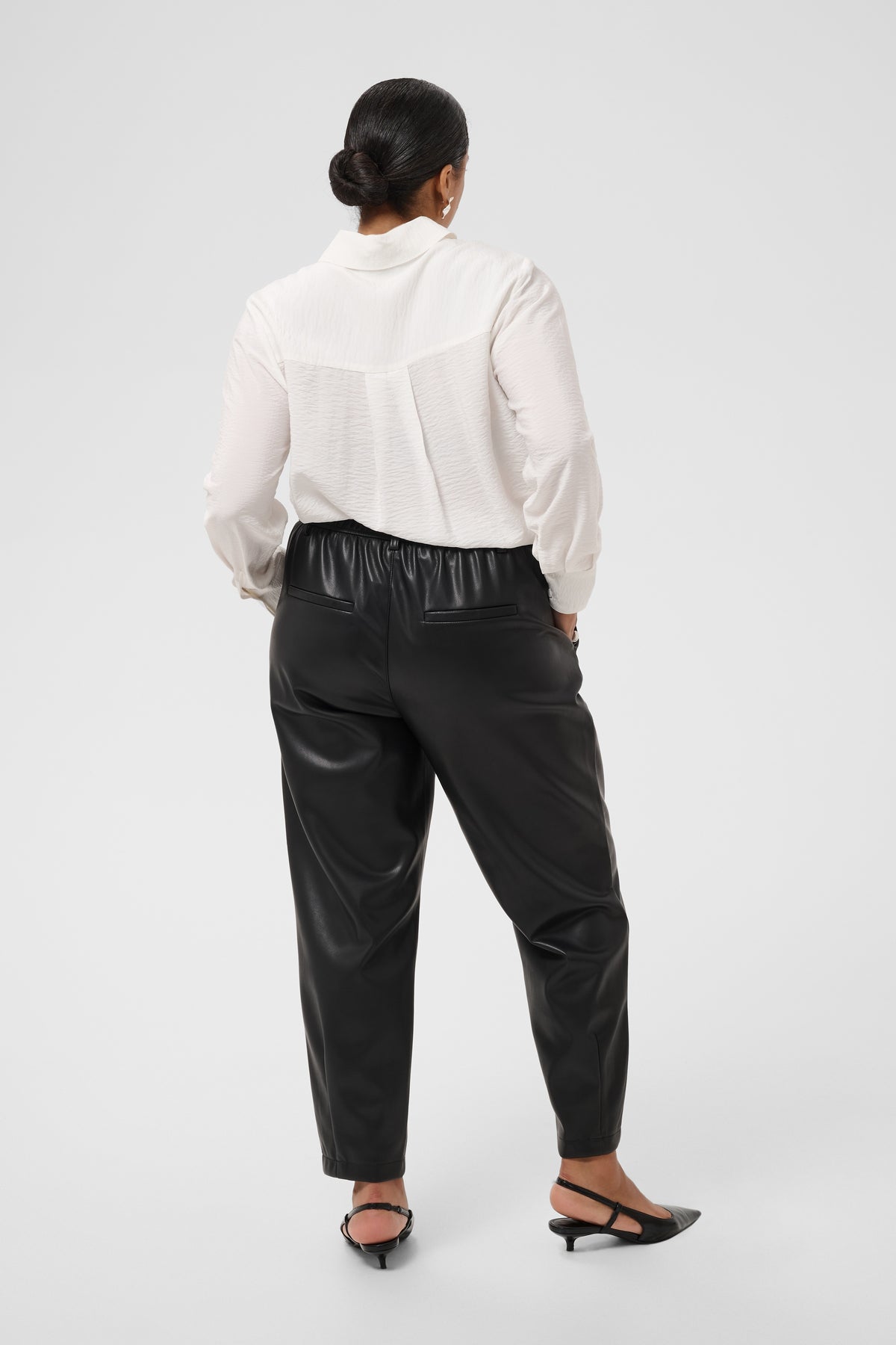 Kaffe Curve Arensa Trousers in Black