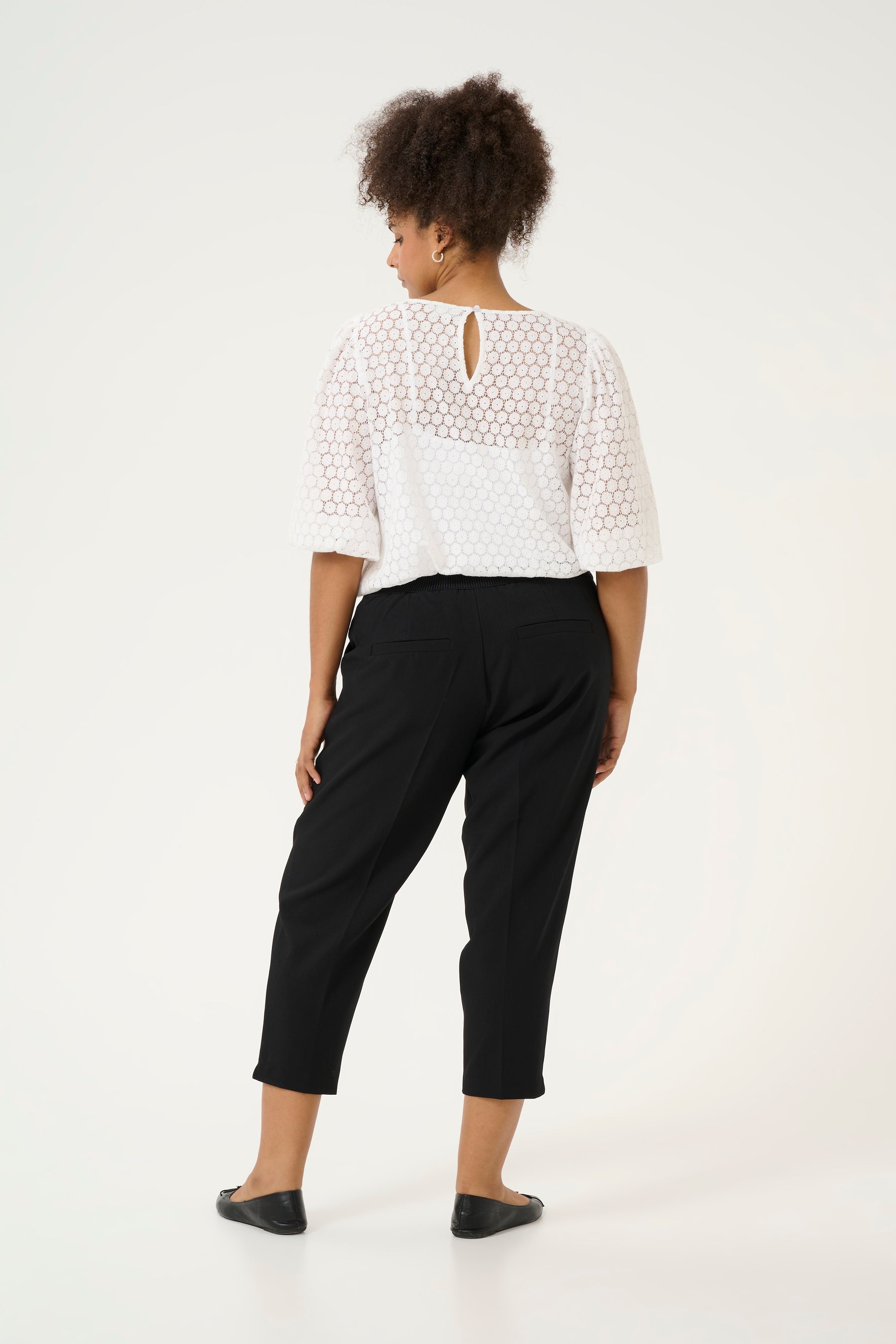 Kaffe Curve Elia Crop Trousers in Black