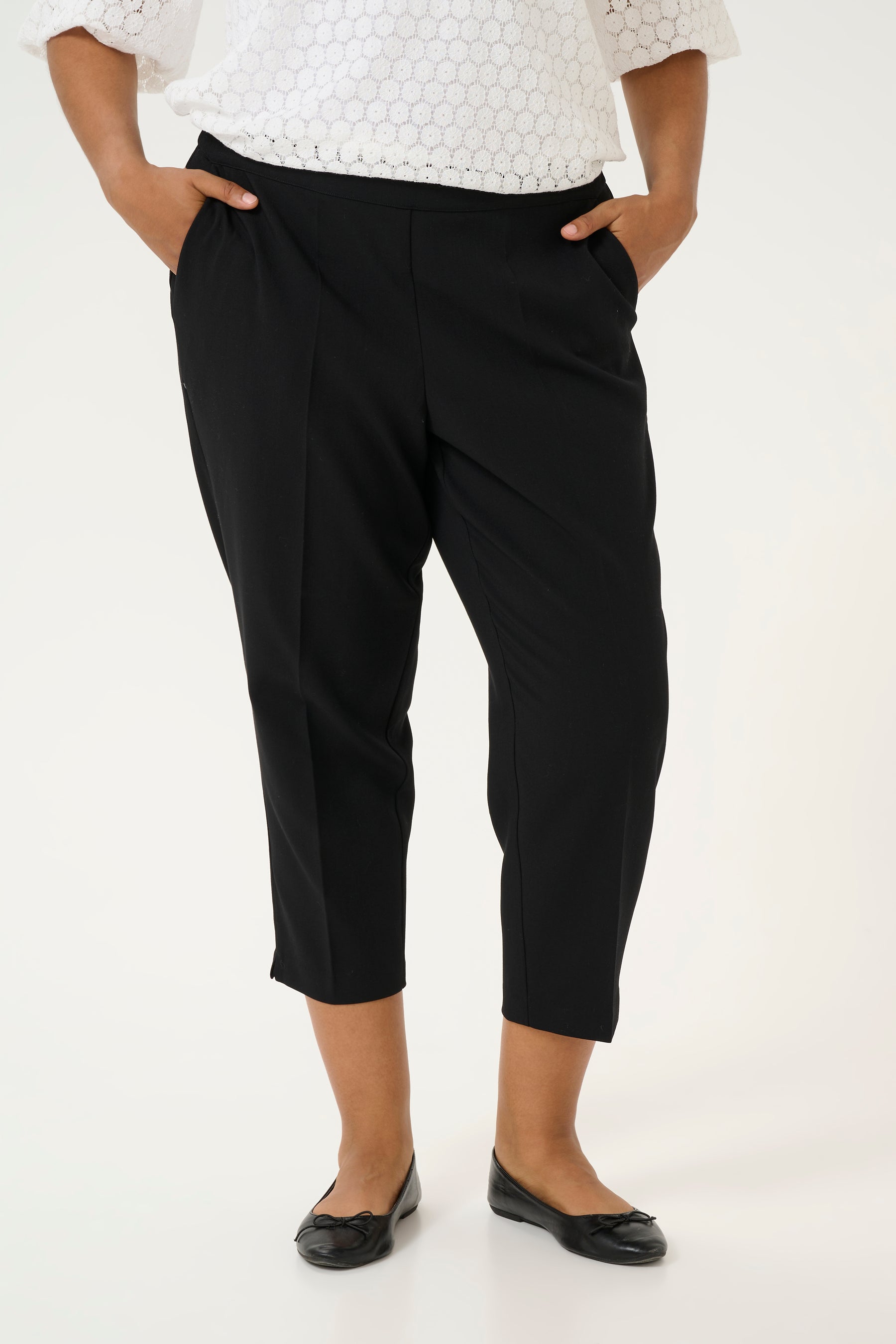 Kaffe Curve Elia Crop Trousers in Black