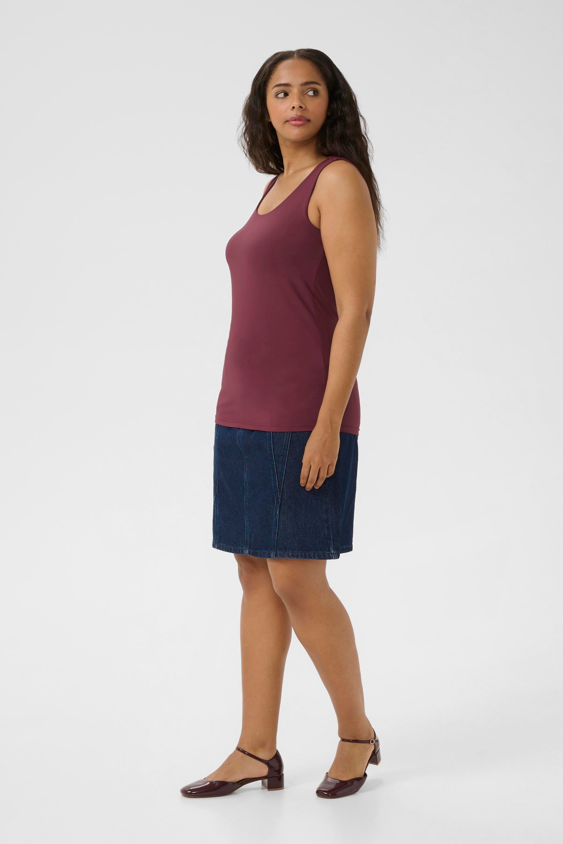 Kaffe Curve Erina Vest Top in Wine