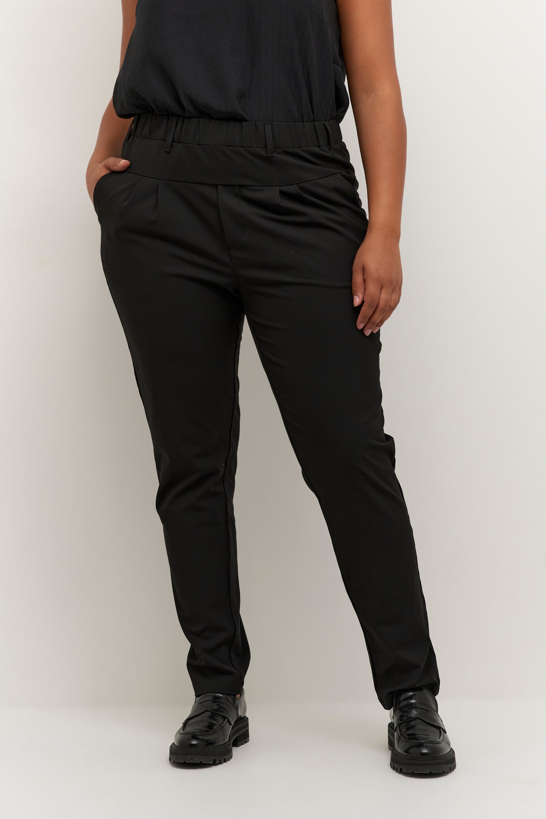 Kaffe Curve Jia Trousers in Black