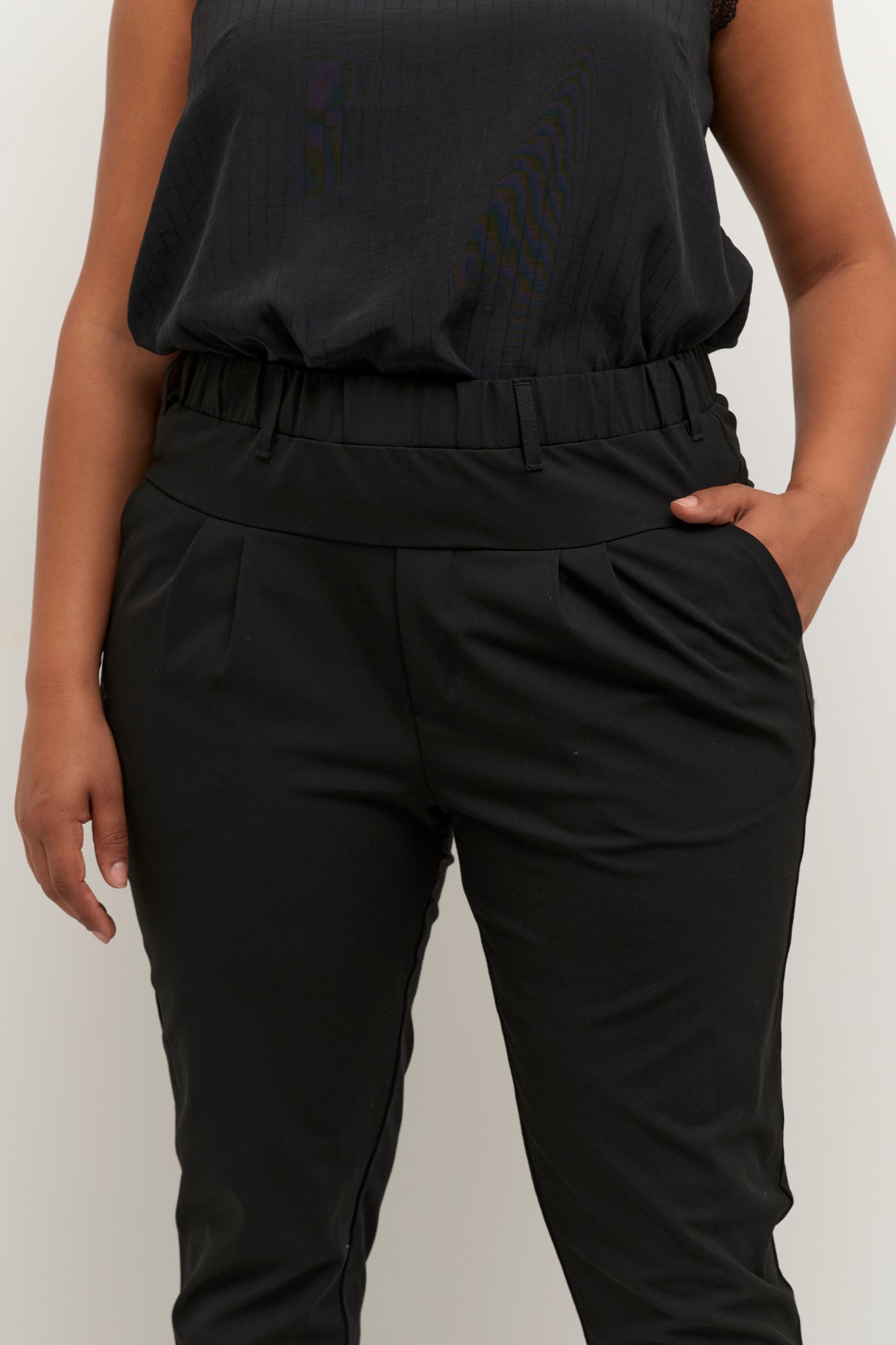Kaffe Curve Jia Trousers in Black