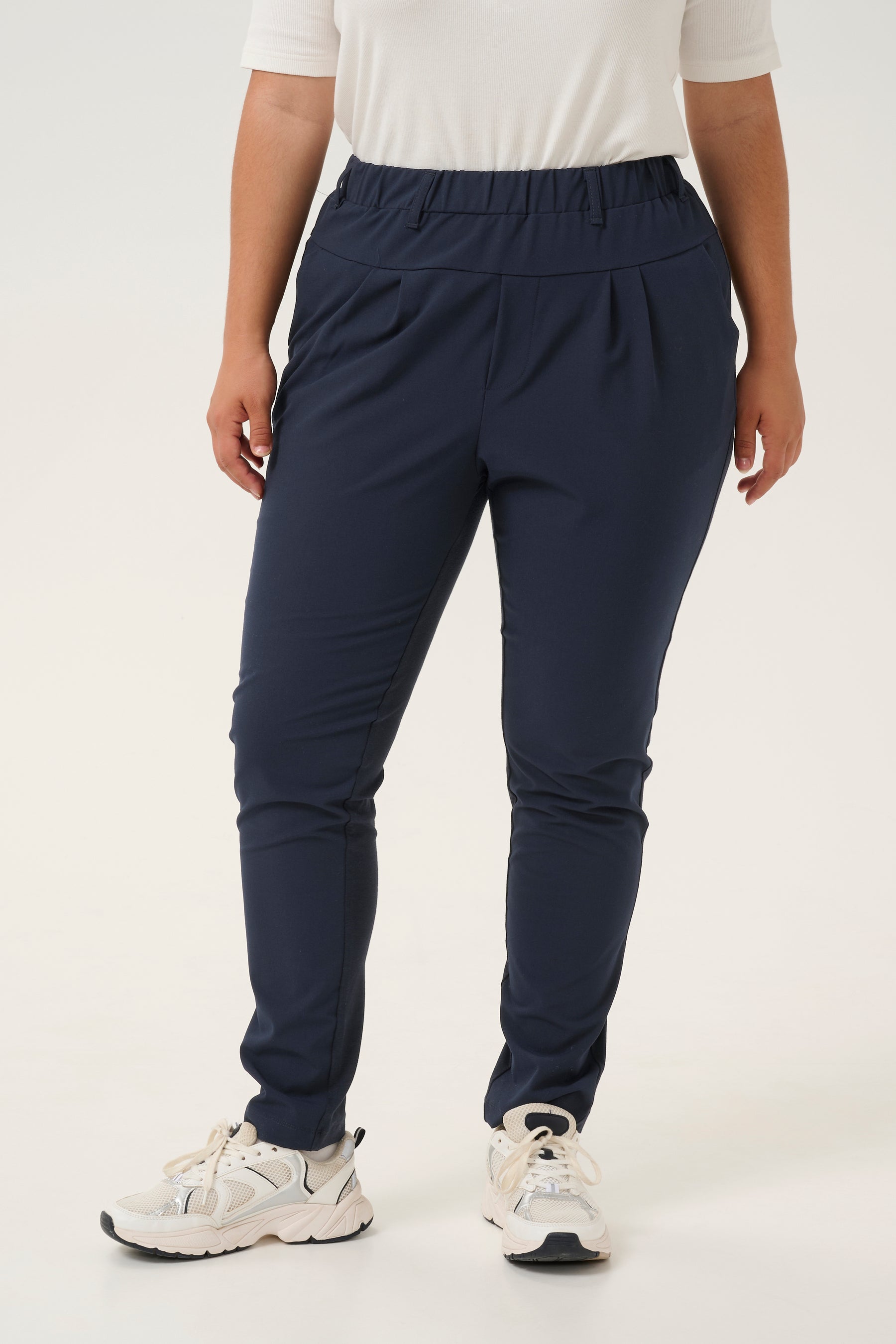 Kaffe Curve Jia Trousers in Navy
