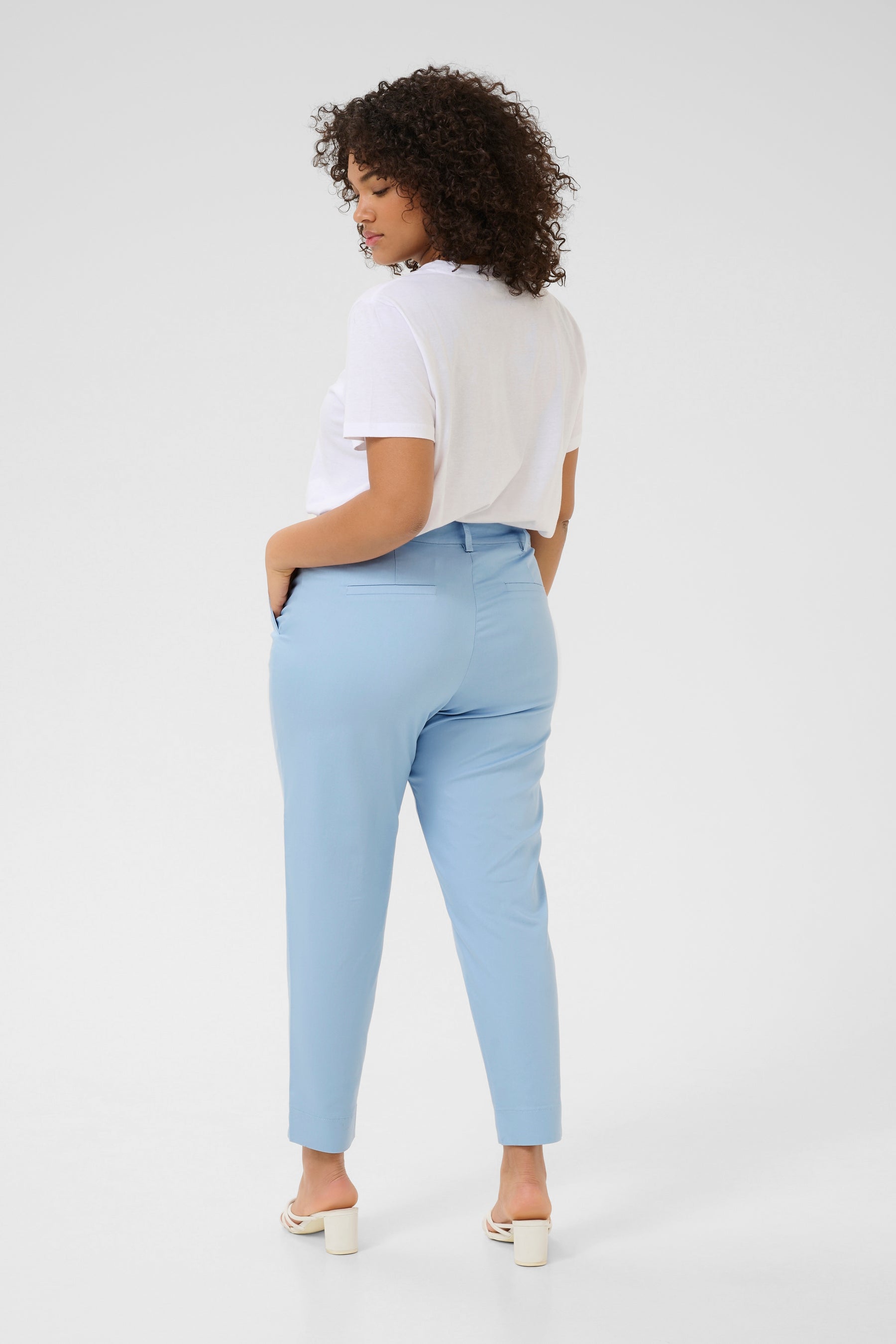 Kaffe Curve Leana Chino in Blue