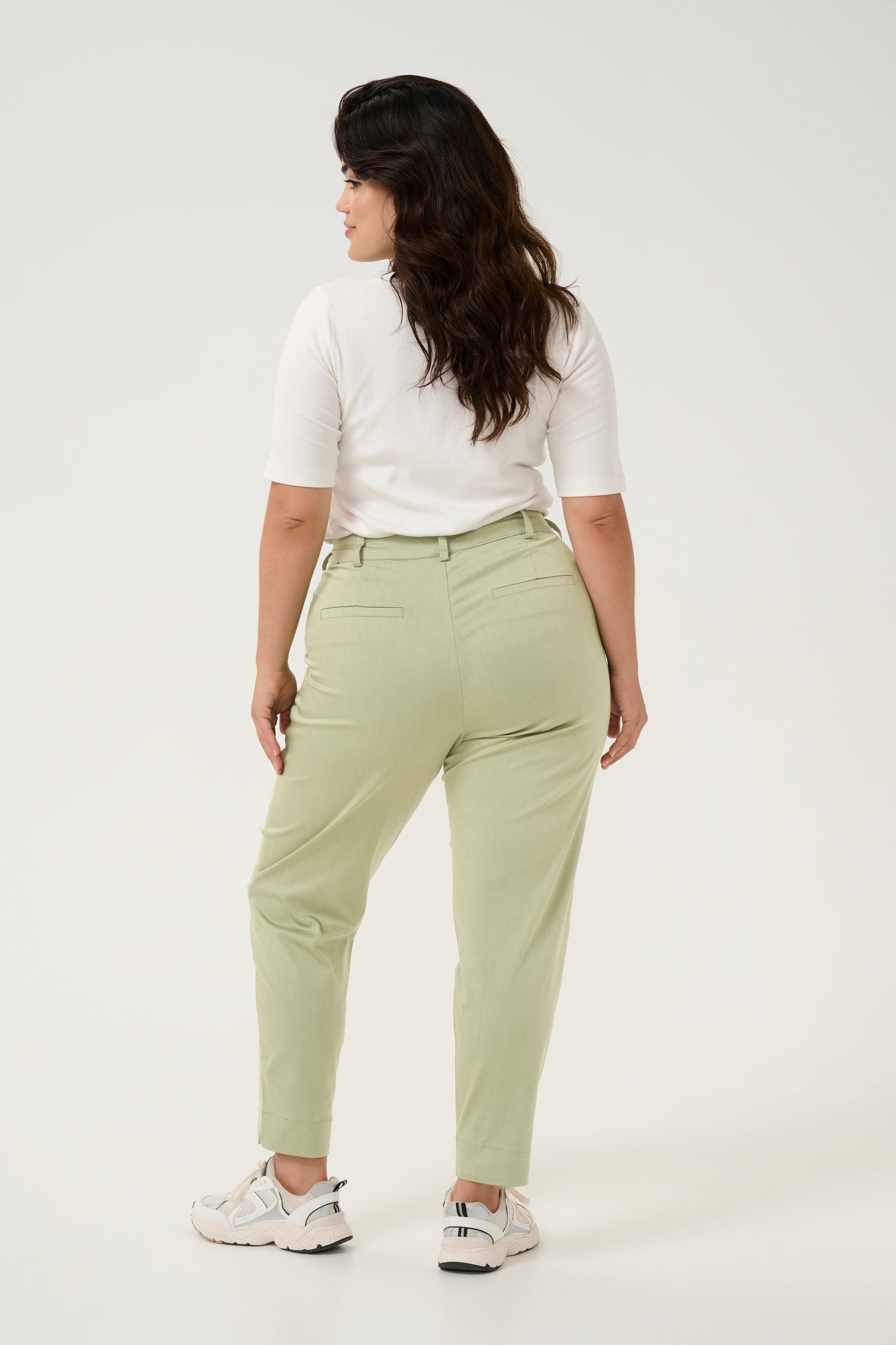 Kaffe Curve Leana Chino in Green