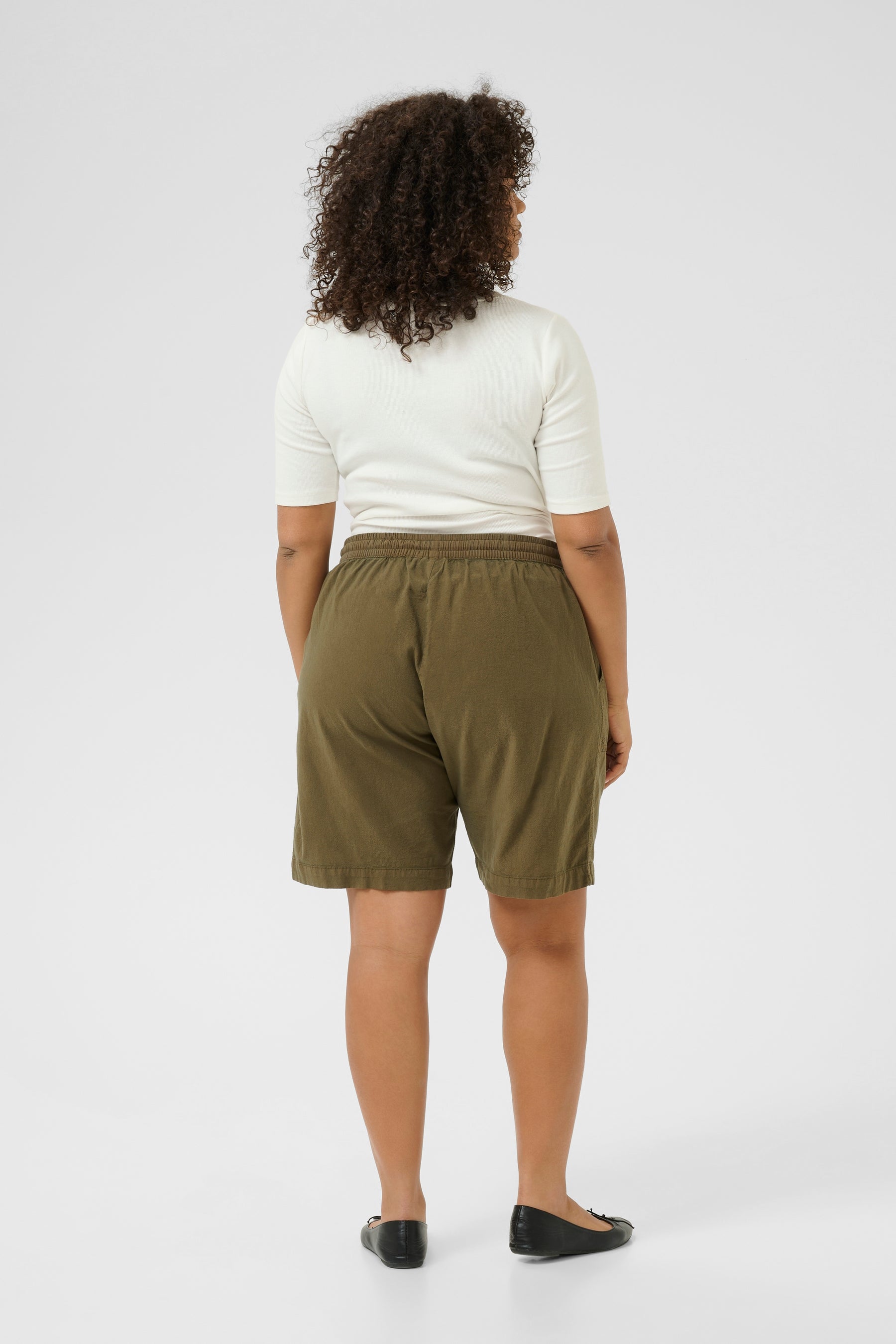 Kaffe Curve Liah Shorts in Khaki