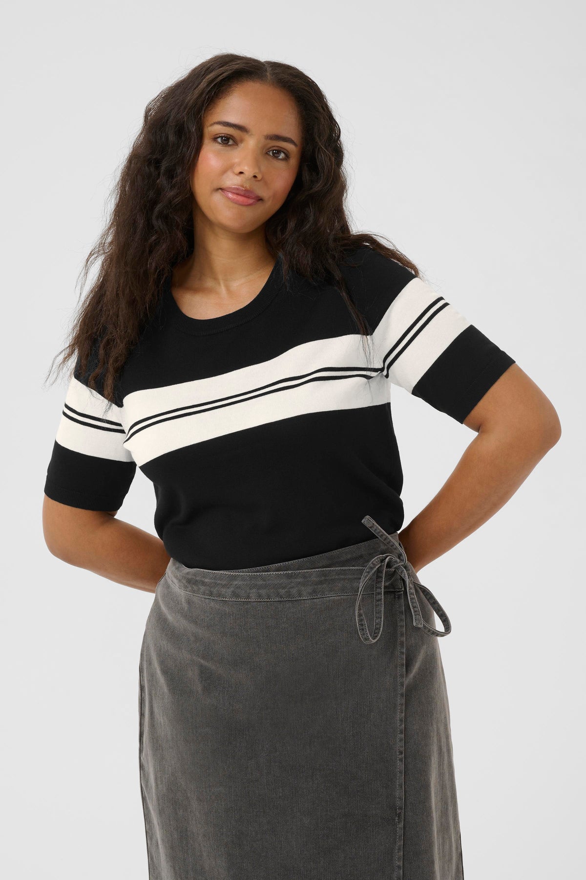Kaffe Curve Lizzy Top in Black/White