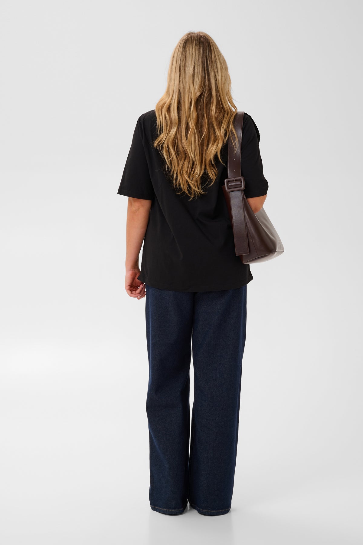 Kaffe Curve Lynna T-Shirt in Black