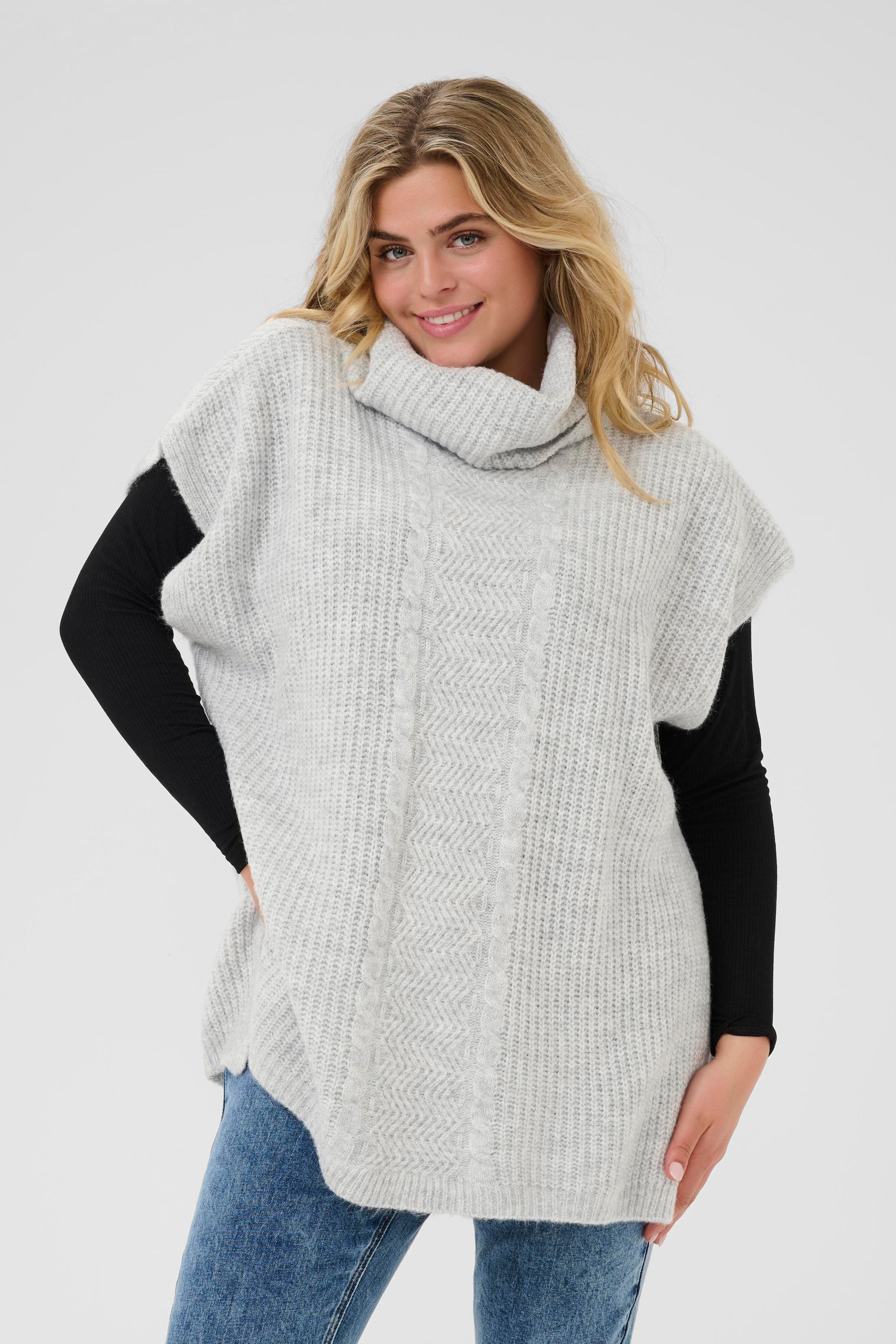 Kaffe Curve Mala Poncho in Grey