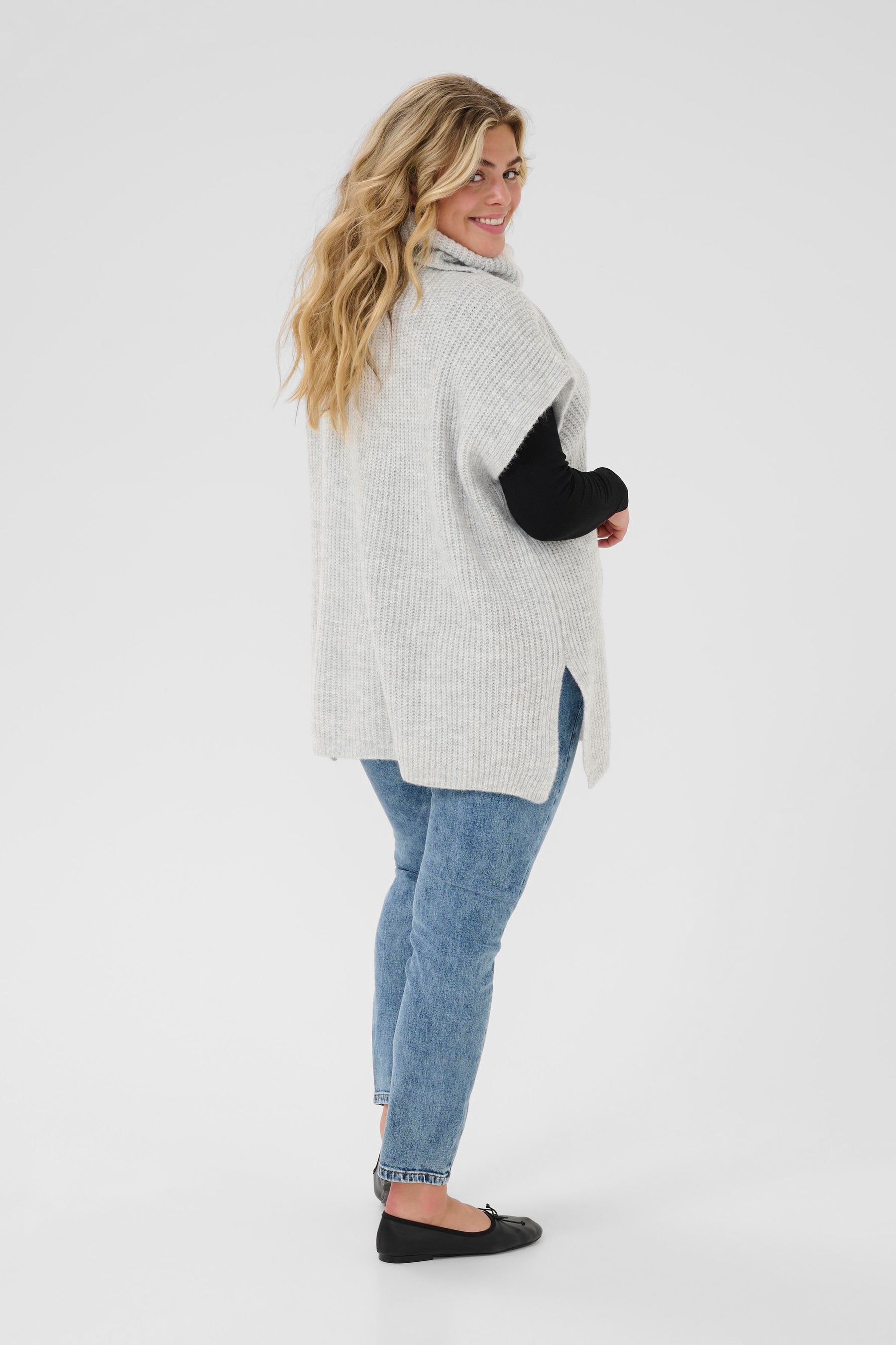 Kaffe Curve Mala Poncho in Grey