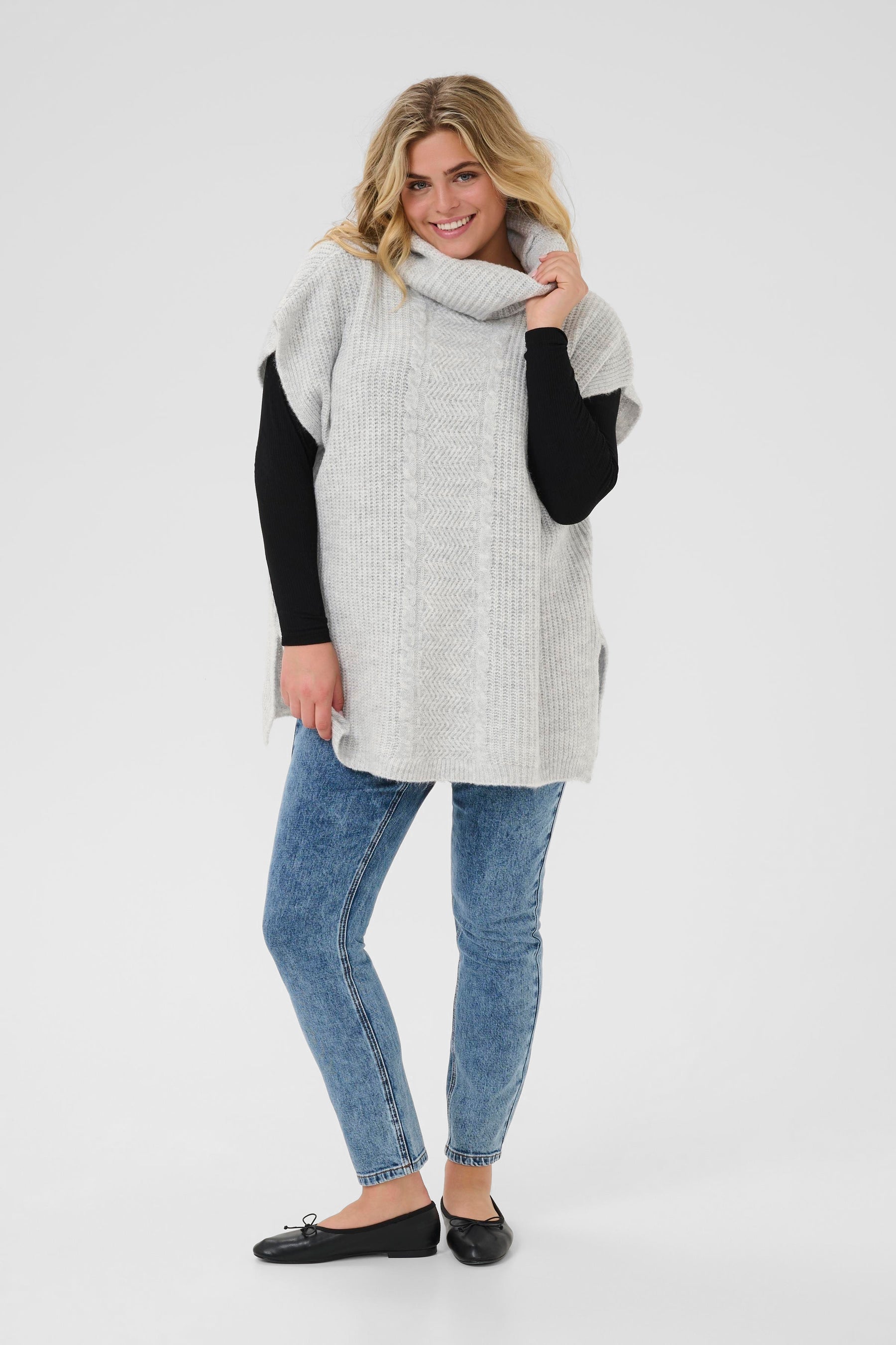 Kaffe Curve Mala Poncho in Grey