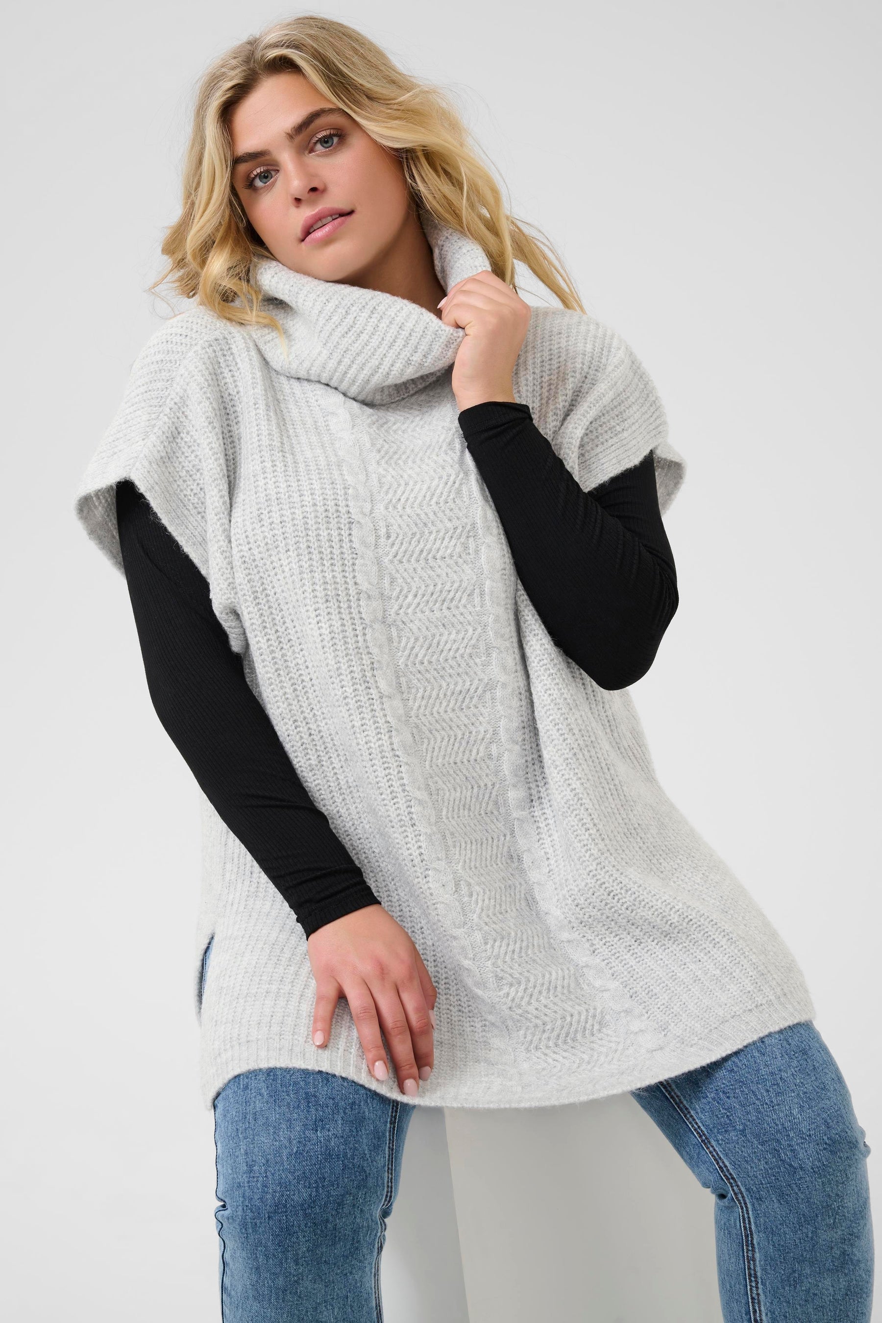 Kaffe Curve Mala Poncho in Grey