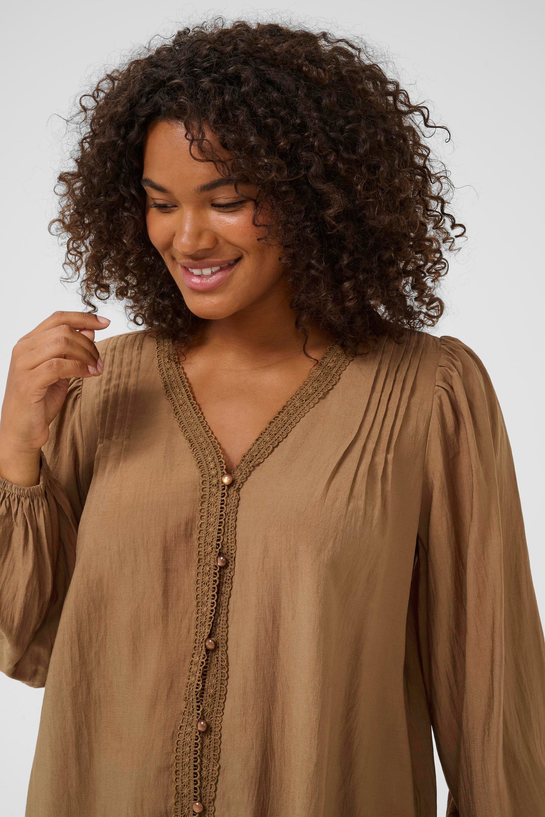 Kaffe Curve Mirana Blouse in Tan